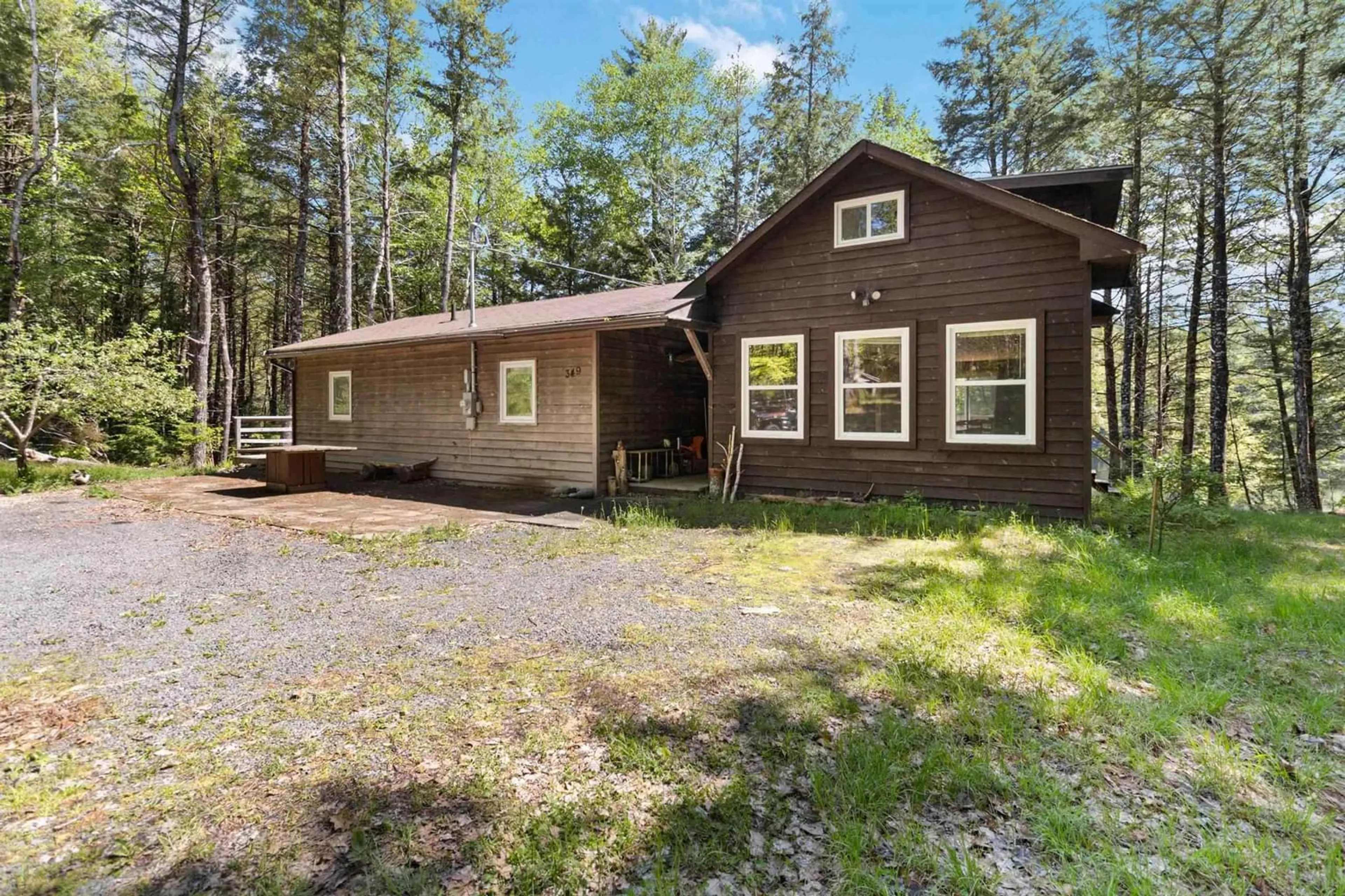 Cottage for 87 Edith's Point Rd, South Brookfield Nova Scotia B0T 1K0