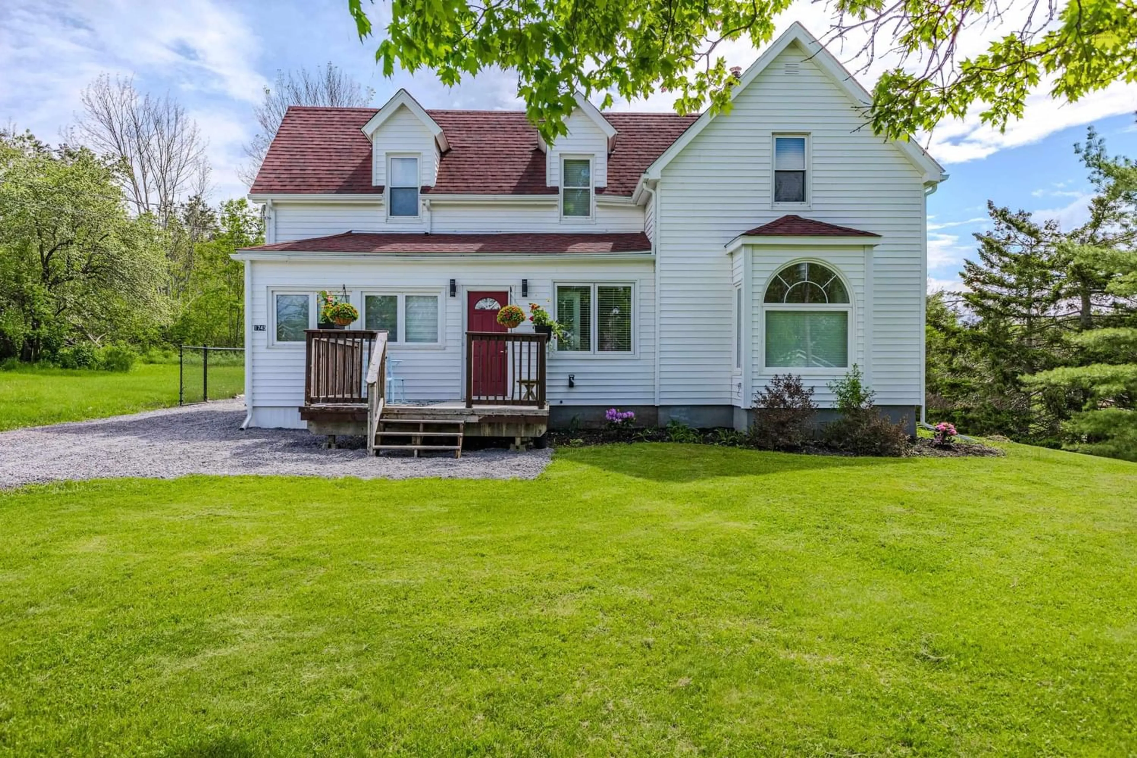Cottage for 1745 Victoria St, Westville Nova Scotia B0K 2A0