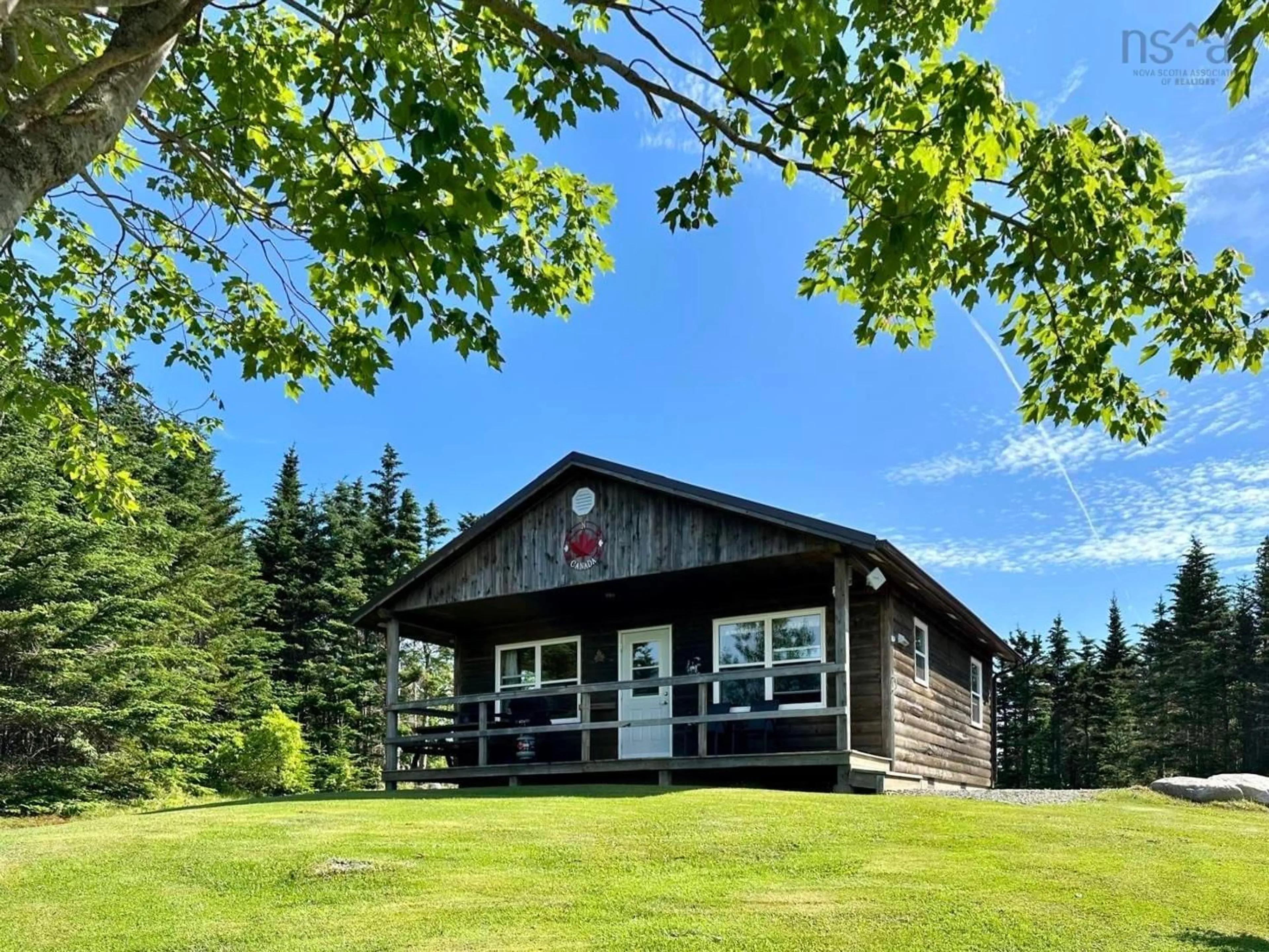 Cottage for 3421 Highway16, Upper Fox Island Nova Scotia B0H 1H0