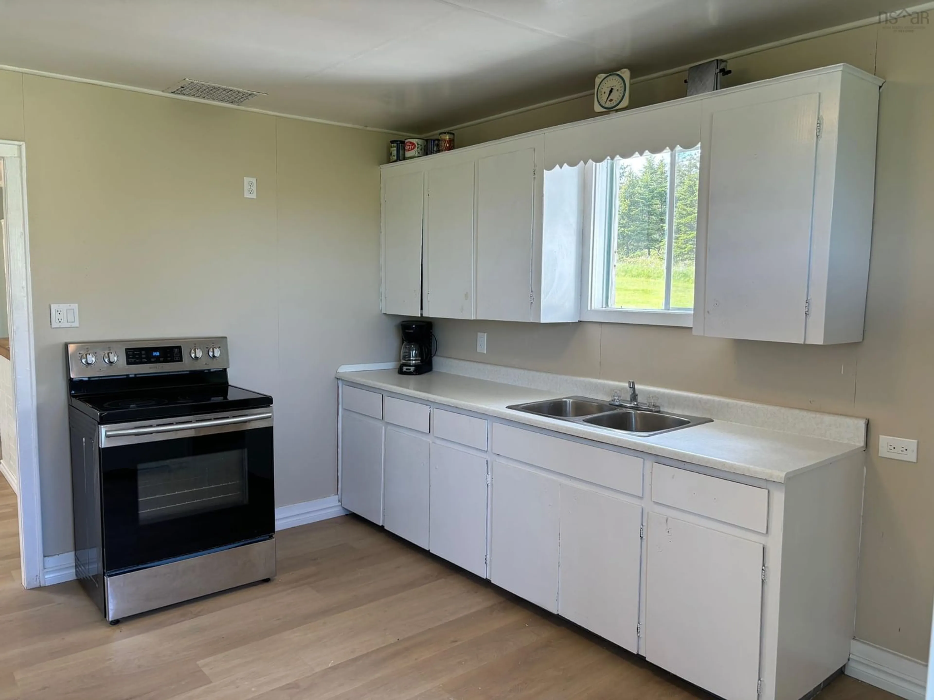 Standard kitchen for 17335 Highway 7, Tangier Nova Scotia B0J 3H0