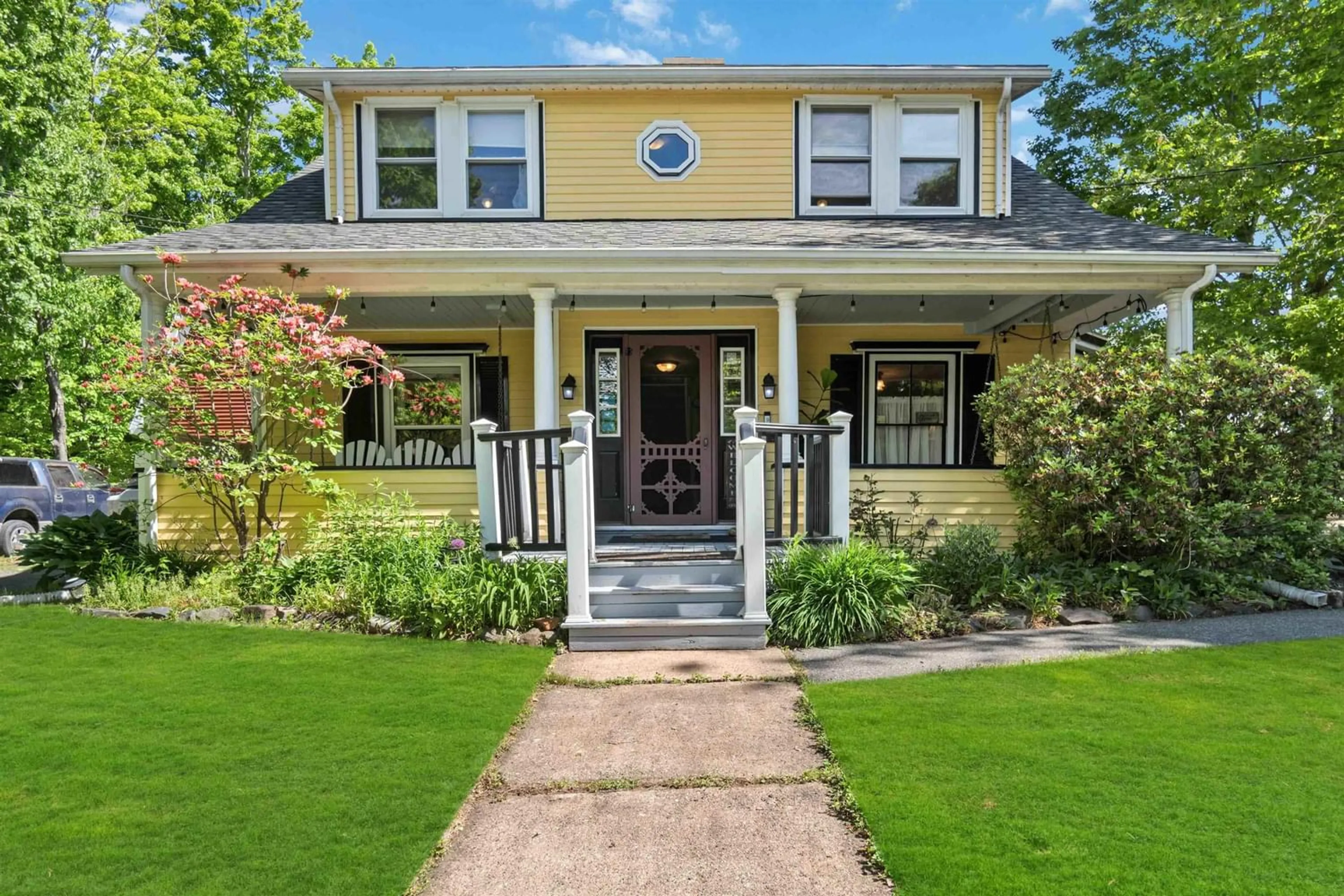 Frontside or backside of a home for 9757 Main St, Canning Nova Scotia B0P 1H0