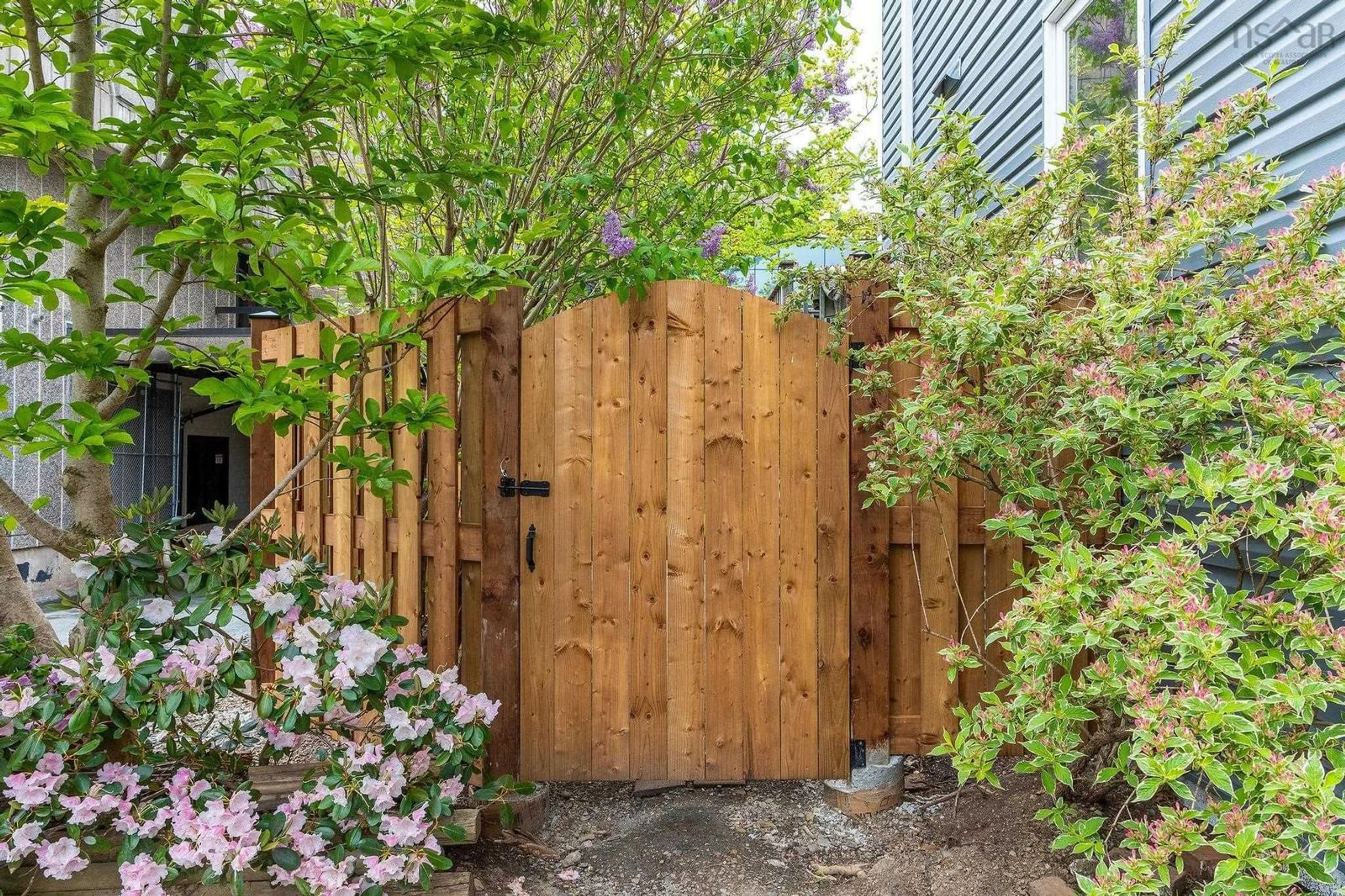 Fenced yard for 1370 Henry St #1, Halifax Nova Scotia B3H 3J8