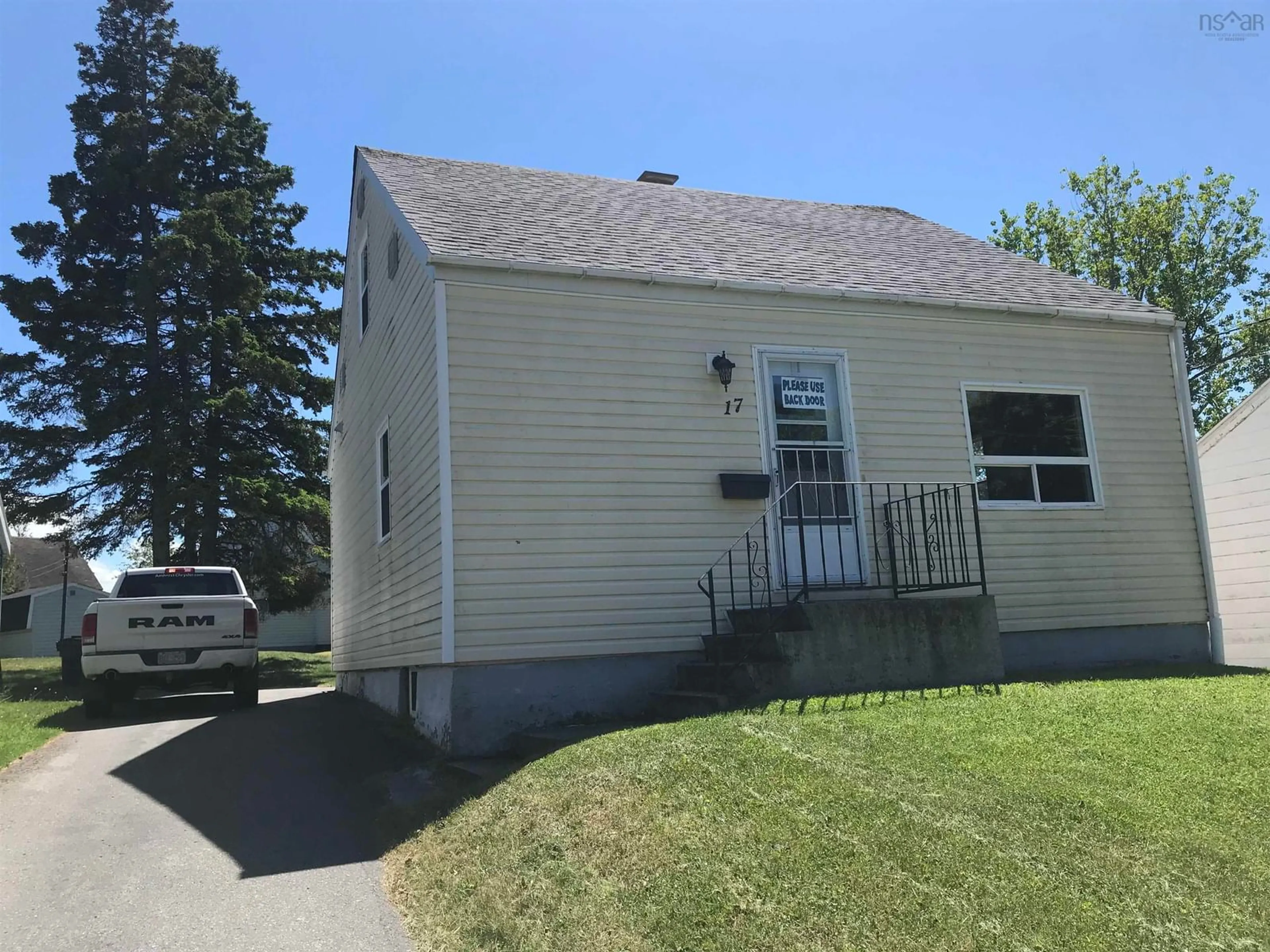 Frontside or backside of a home for 17 East Pleasant St, Amherst Nova Scotia B4H 1M6