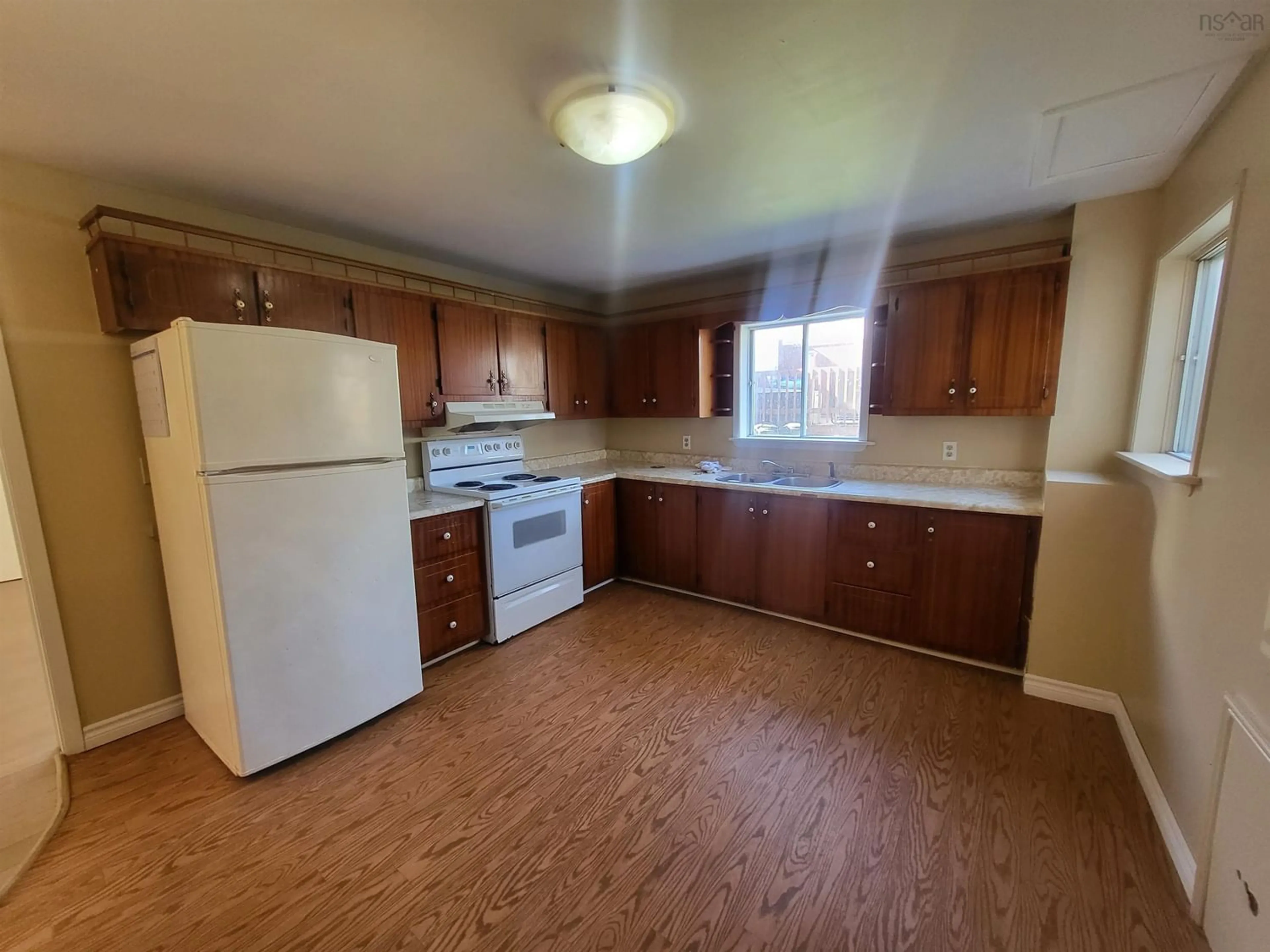 Standard kitchen for 520/522 Main St, Sydney Mines Nova Scotia B1V 2K6