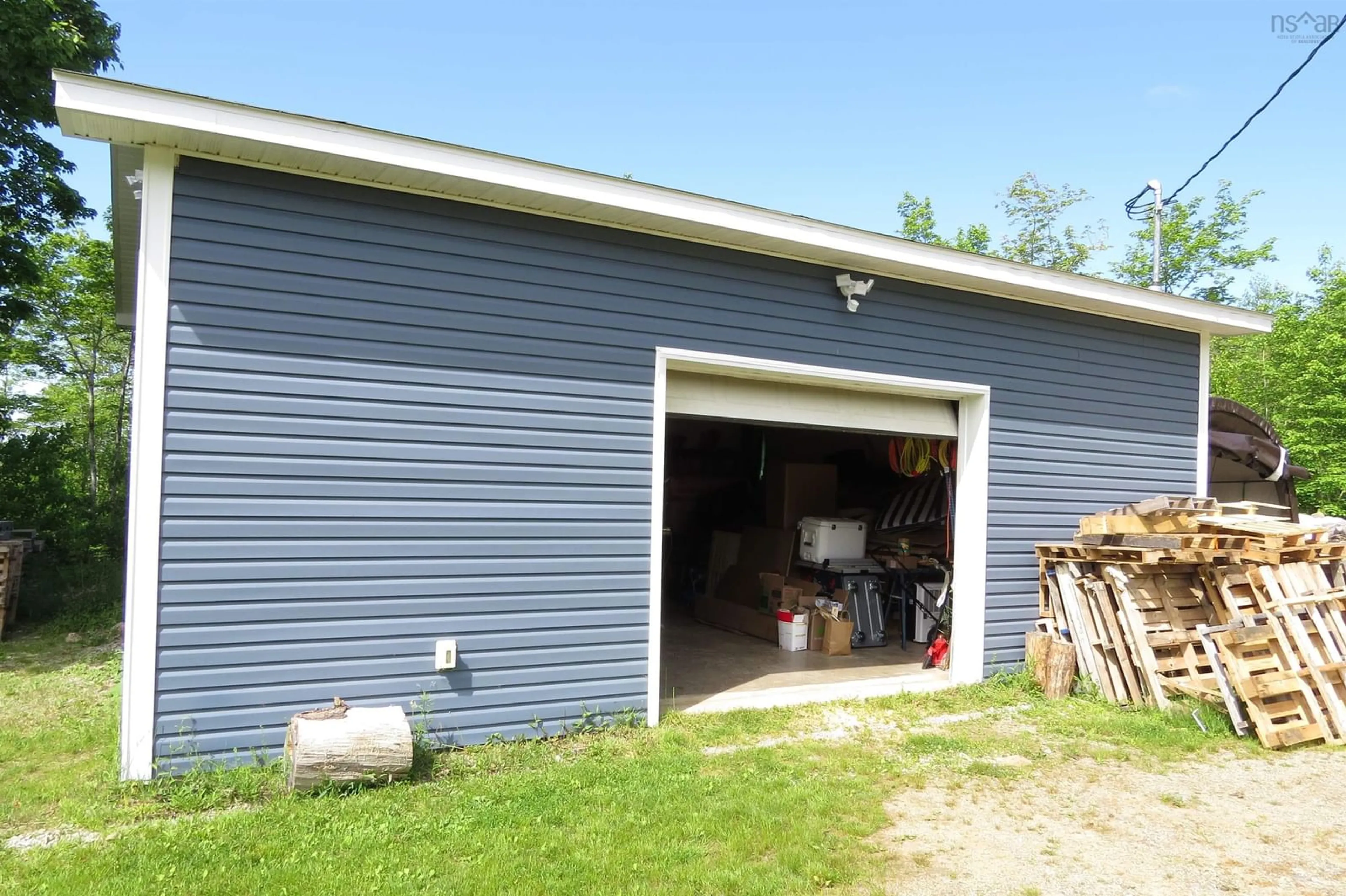 Indoor garage for 899 Highway 12, Chester Basin Nova Scotia B0J 1K0
