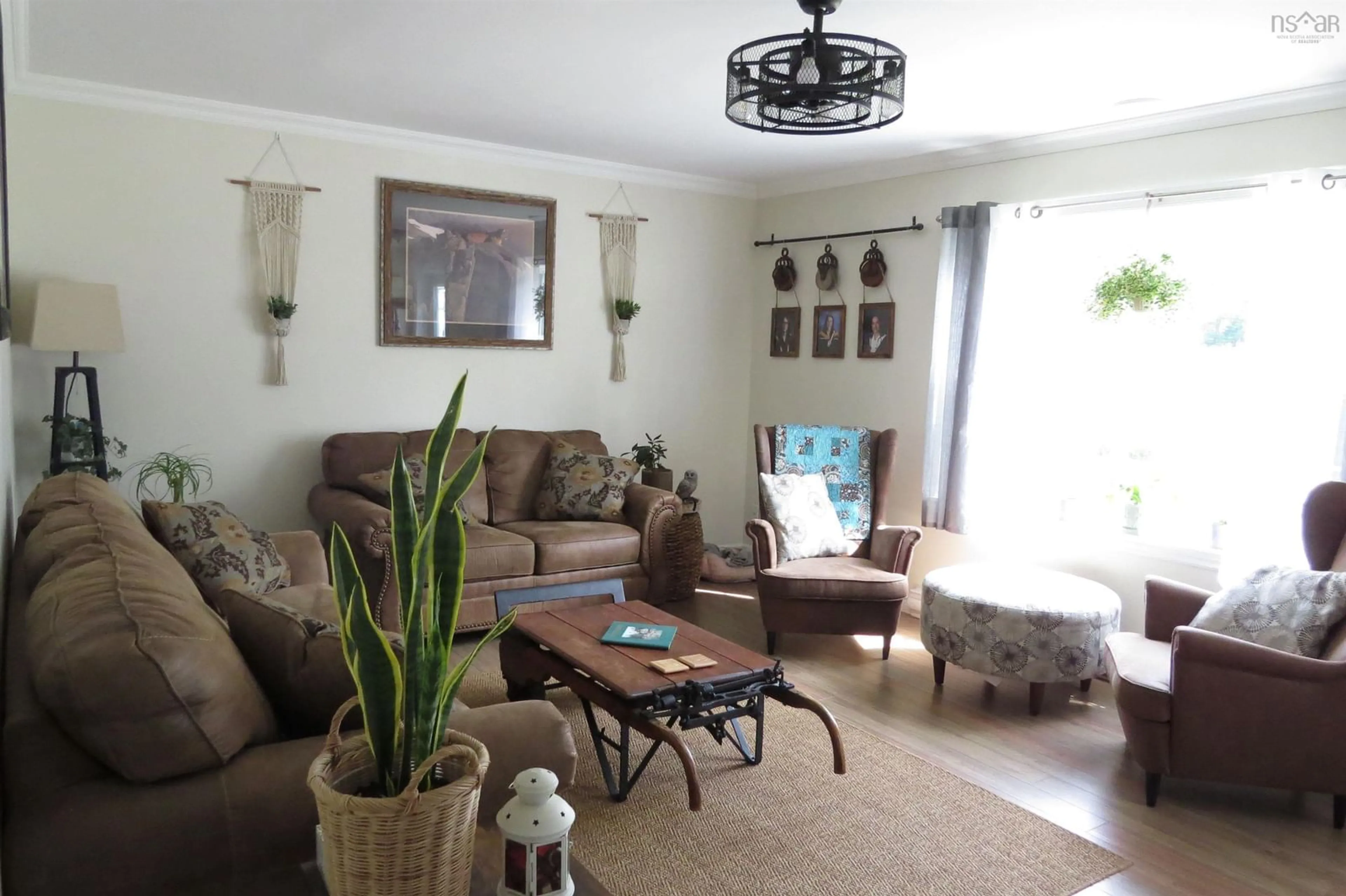 Living room for 899 Highway 12, Chester Basin Nova Scotia B0J 1K0