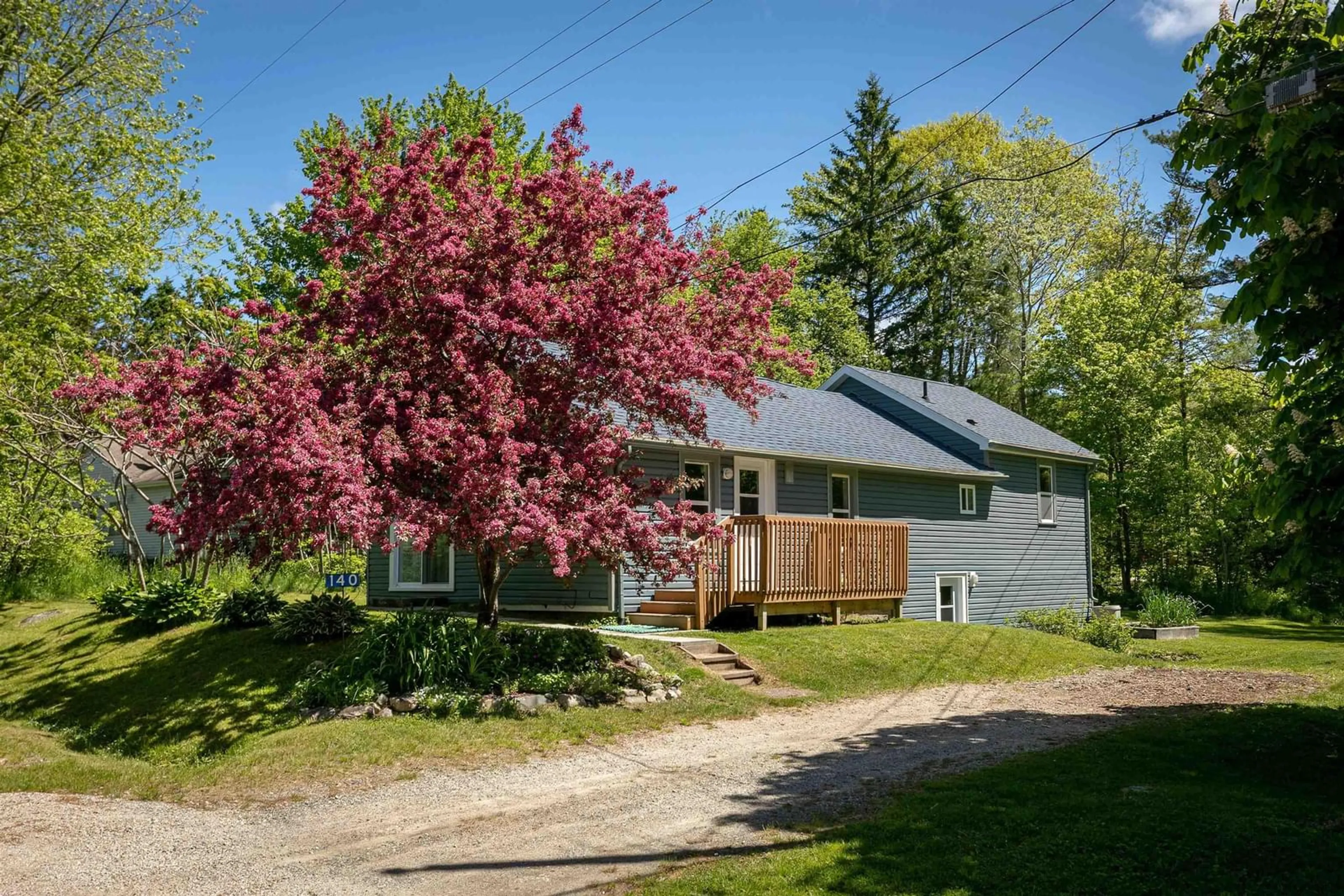 Cottage for 140 Lower Grant Rd, Chester Basin Nova Scotia B0J 1K0
