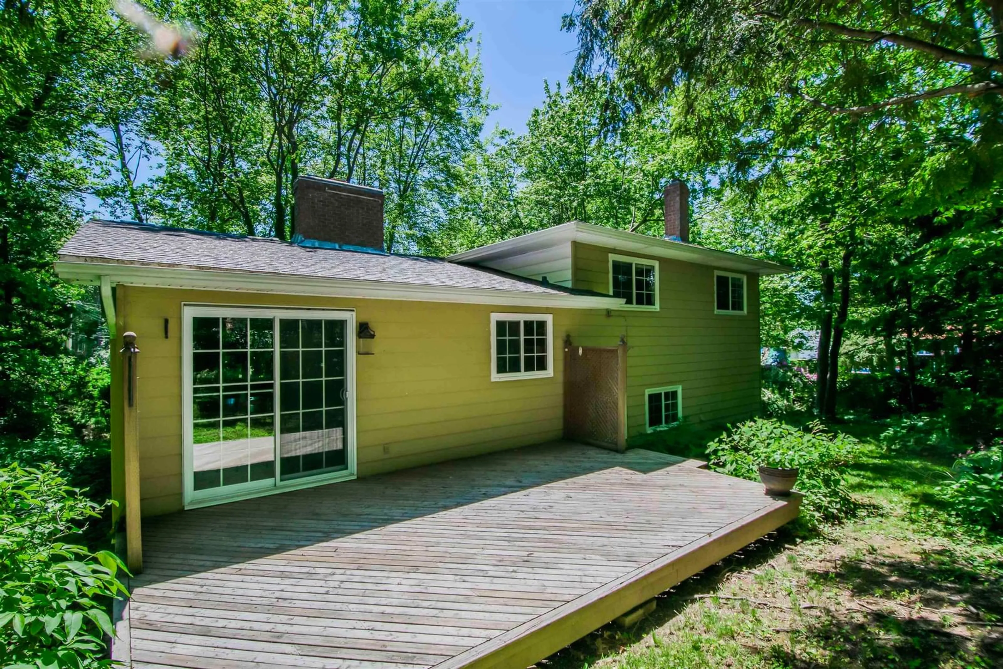 Cottage for 14 Evans Crt, Dartmouth Nova Scotia B2X 2T5