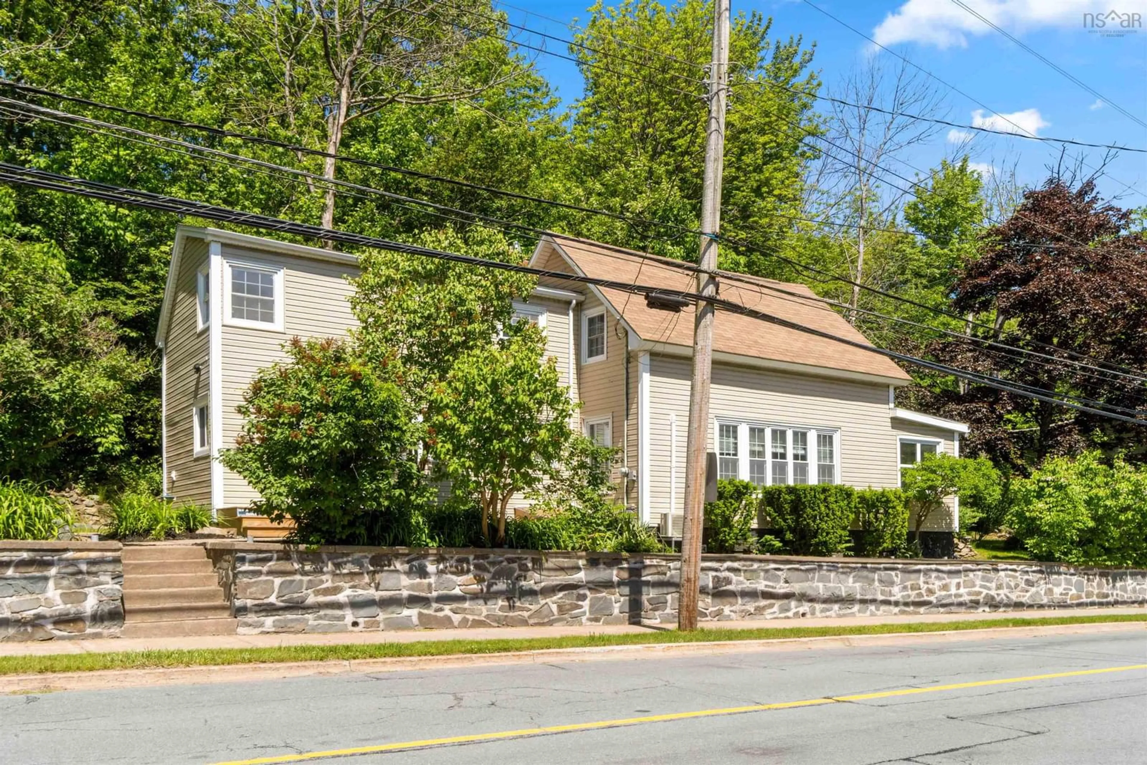 A pic from exterior of the house or condo for 31 Meadowbrook Dr, Bedford Nova Scotia B4A 1P8