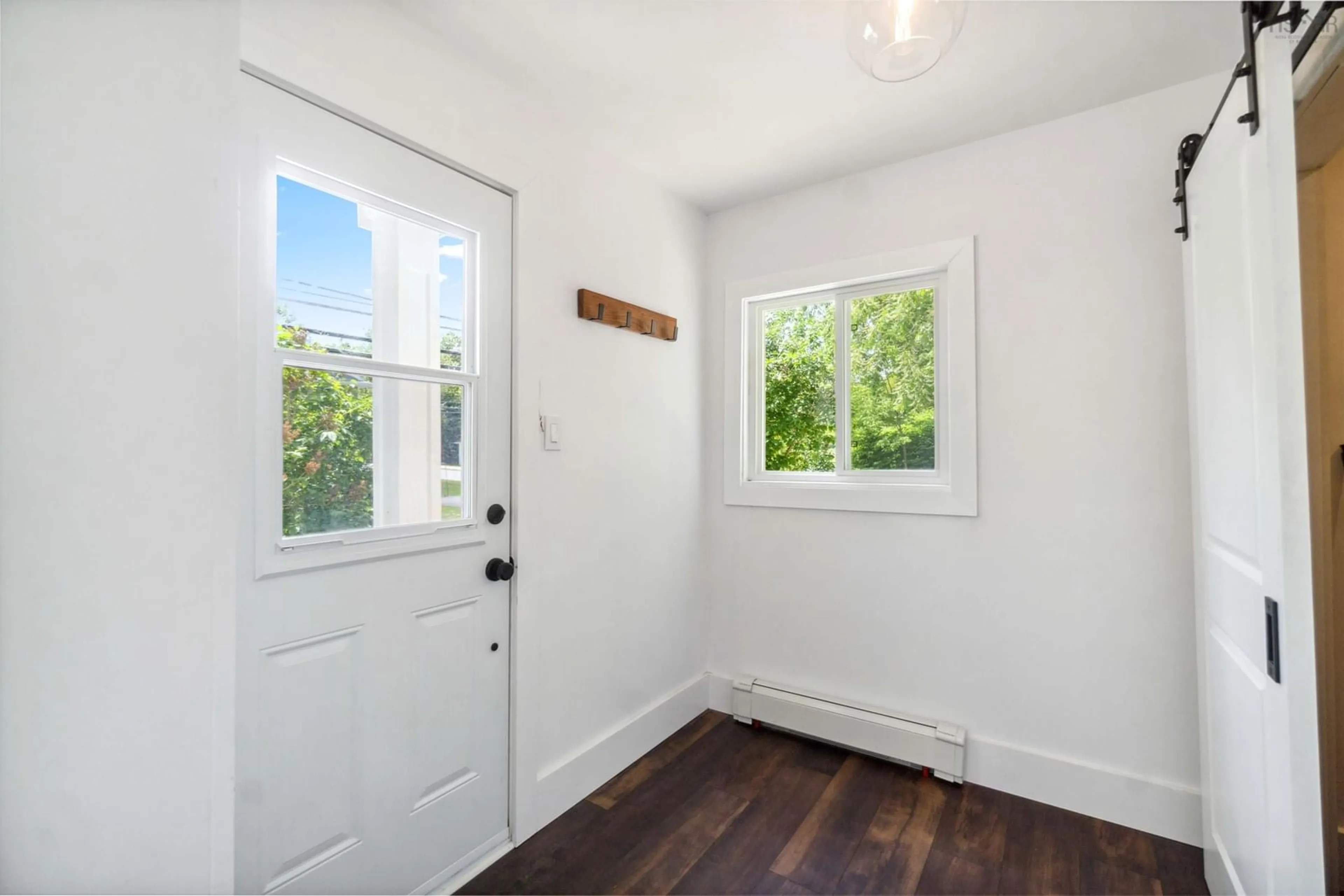 Indoor entryway for 31 Meadowbrook Dr, Bedford Nova Scotia B4A 1P8