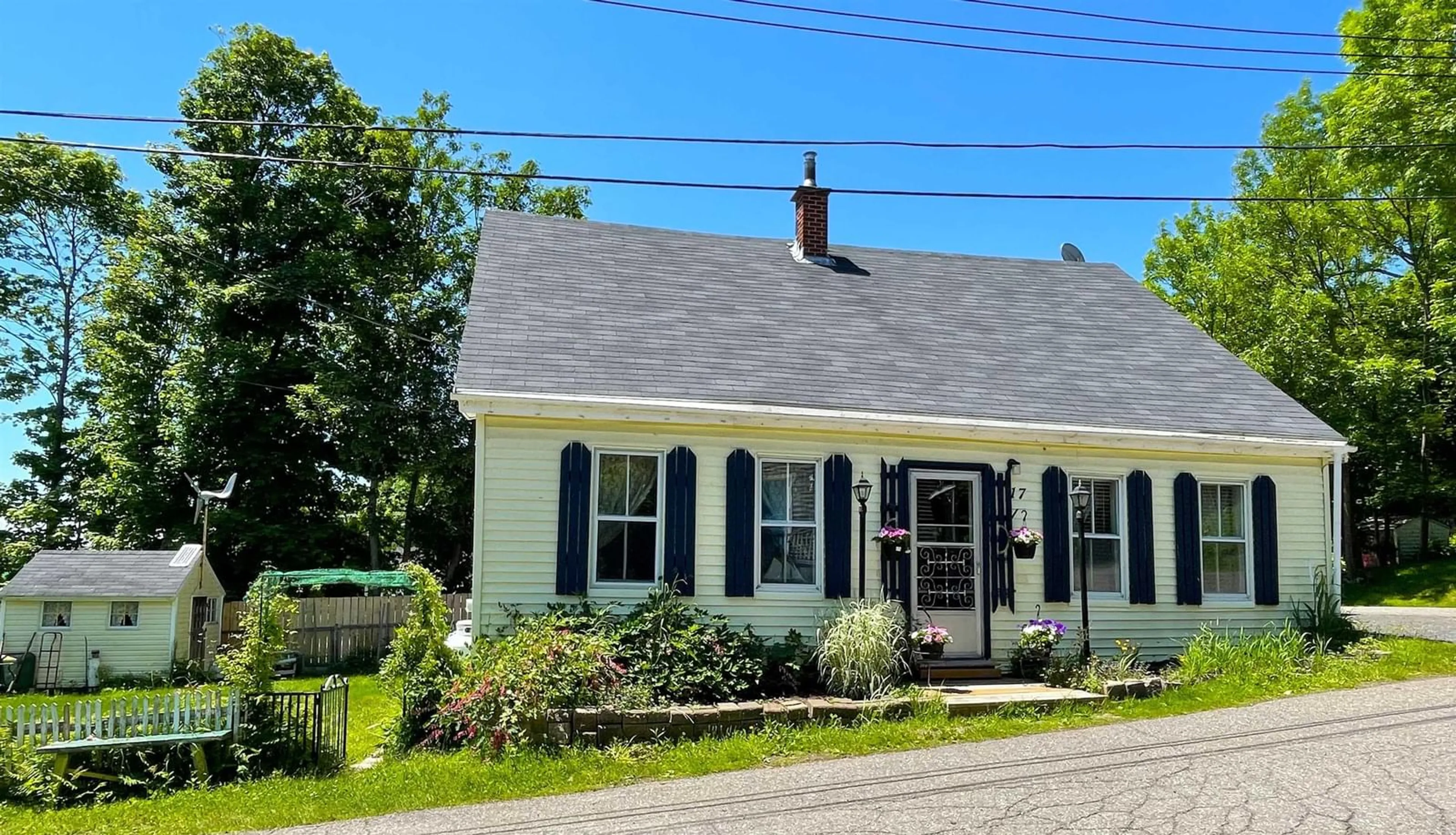 Cottage for 17 Victoria St, Pictou Nova Scotia B0K 1N0