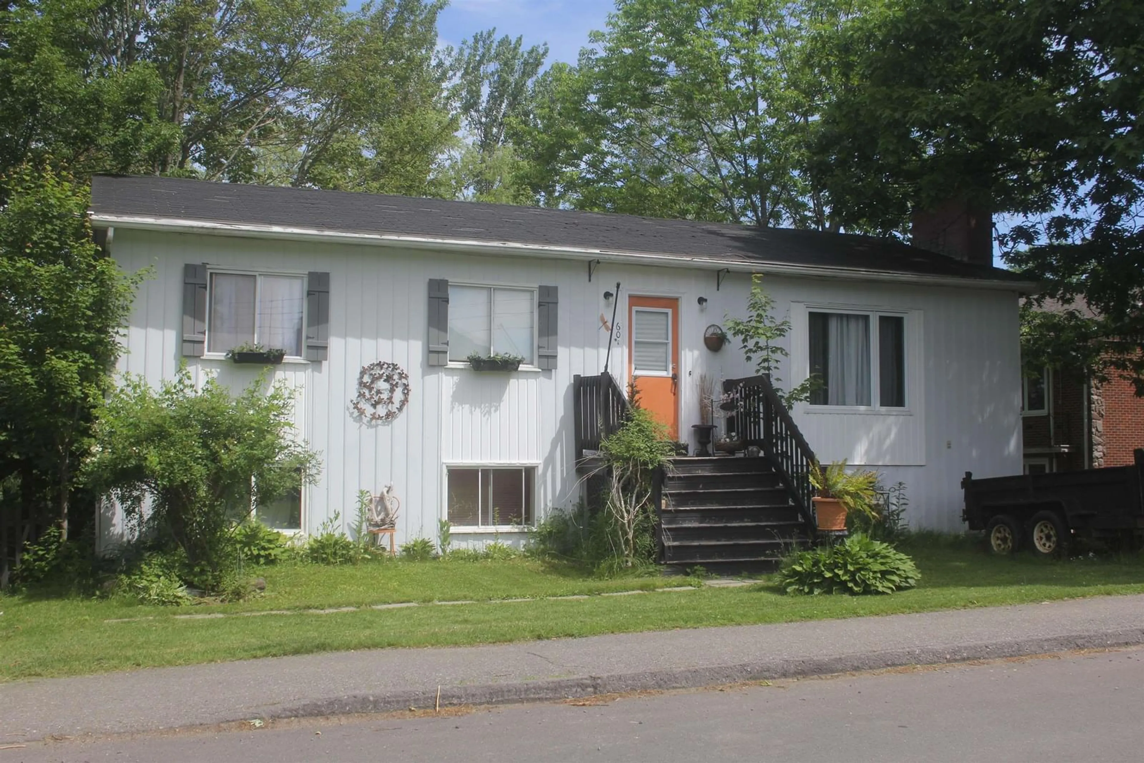 Outside view for 60 Pleasant St, Wolfville Nova Scotia B4P 1M7