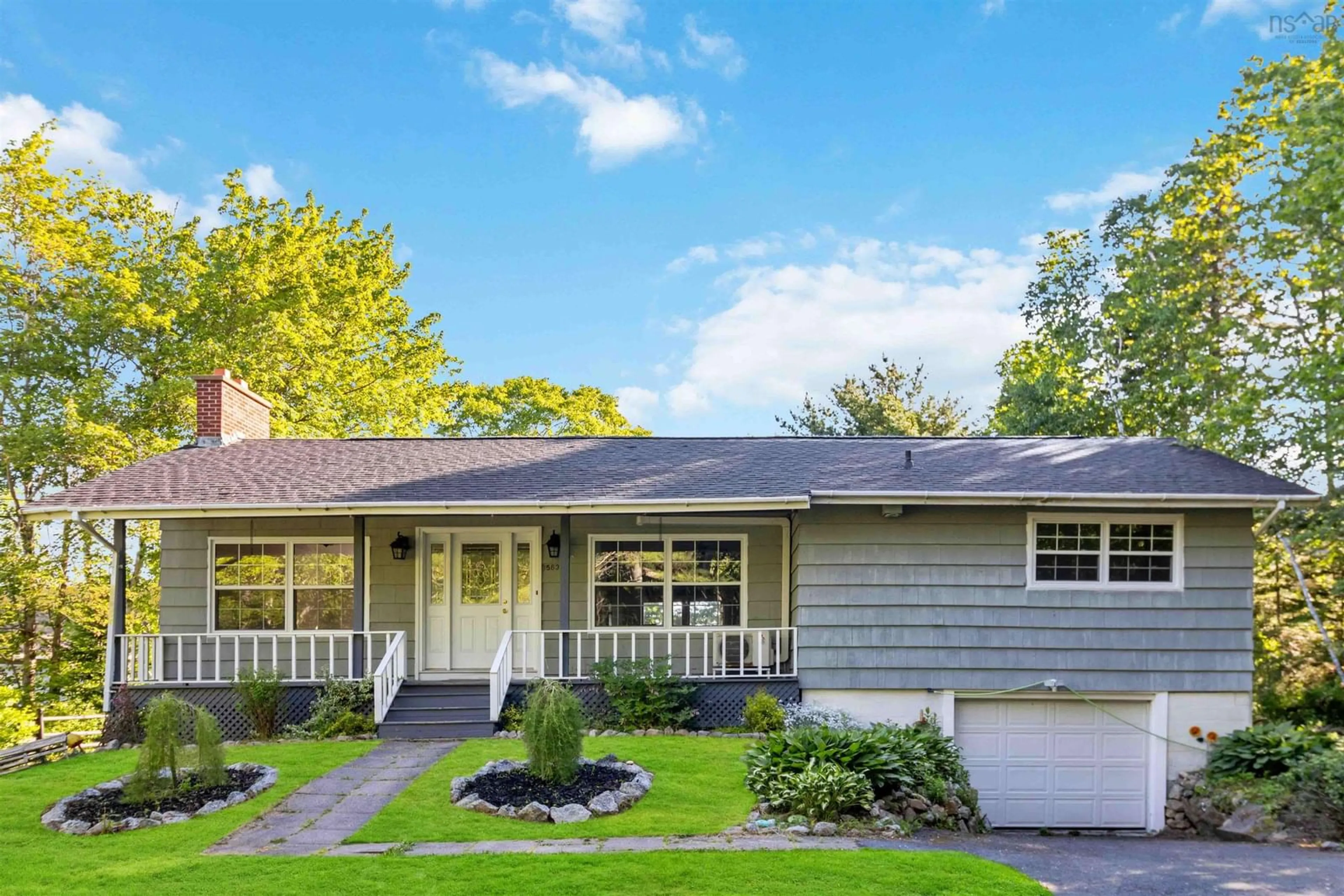 Home with vinyl exterior material for 3563 St Margarets Bay Rd, Hubley Nova Scotia B3Z 1B2