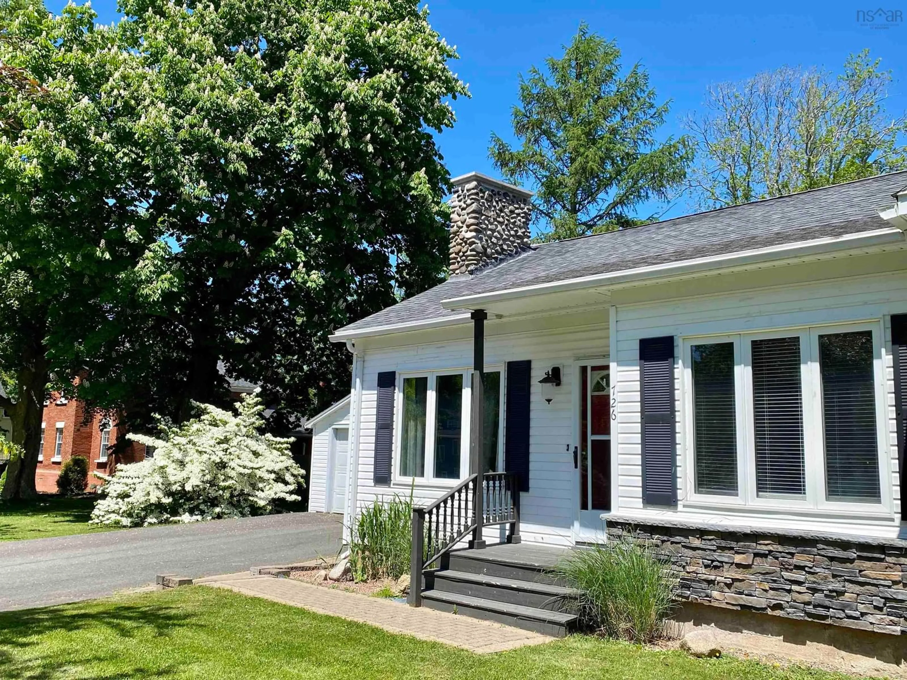 Frontside or backside of a home, cottage for 726 St George St, Annapolis Royal Nova Scotia B0S 1A0