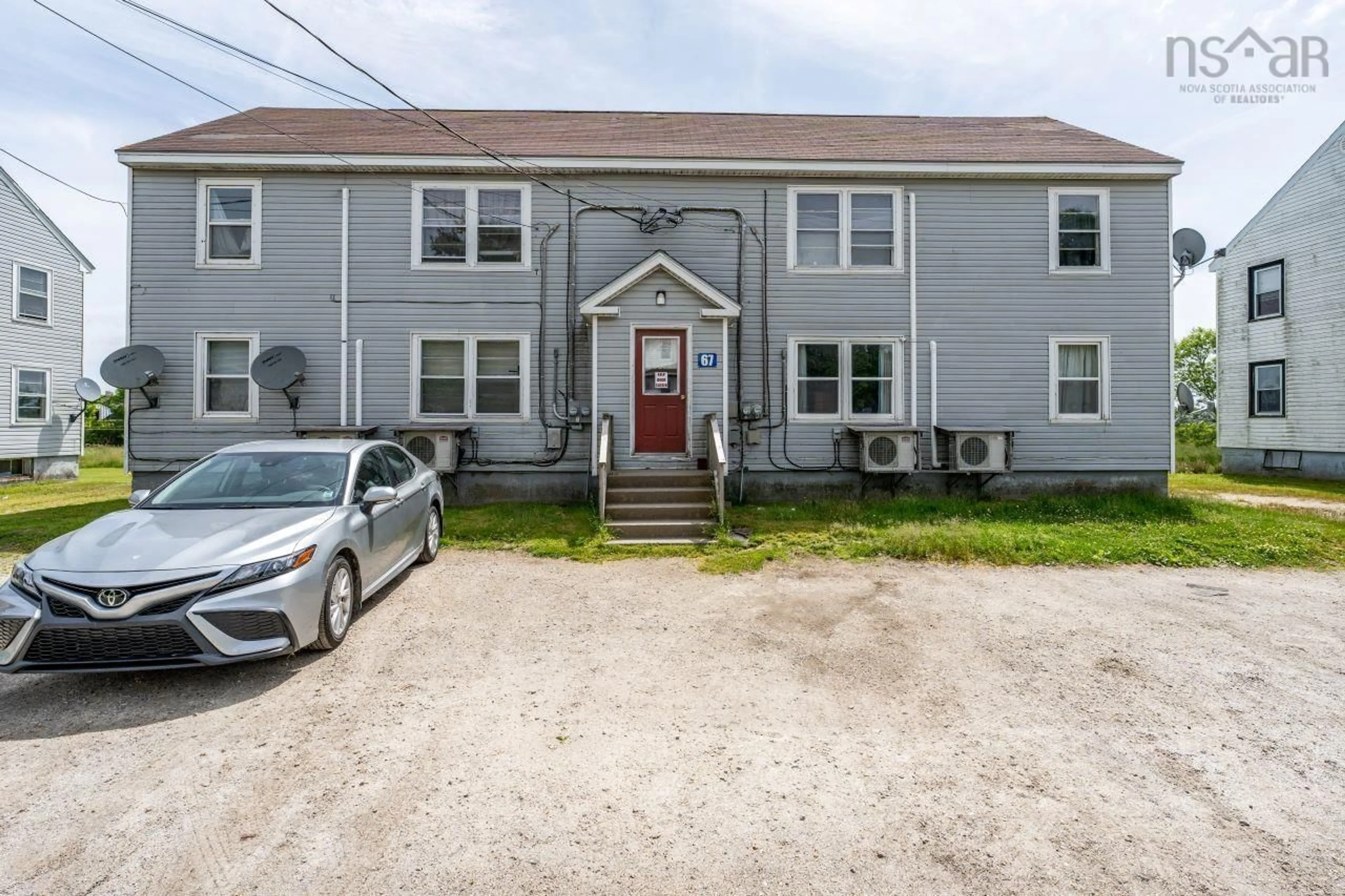 Outside view for 83 Pleasant St, Yarmouth Nova Scotia B5A 2J3