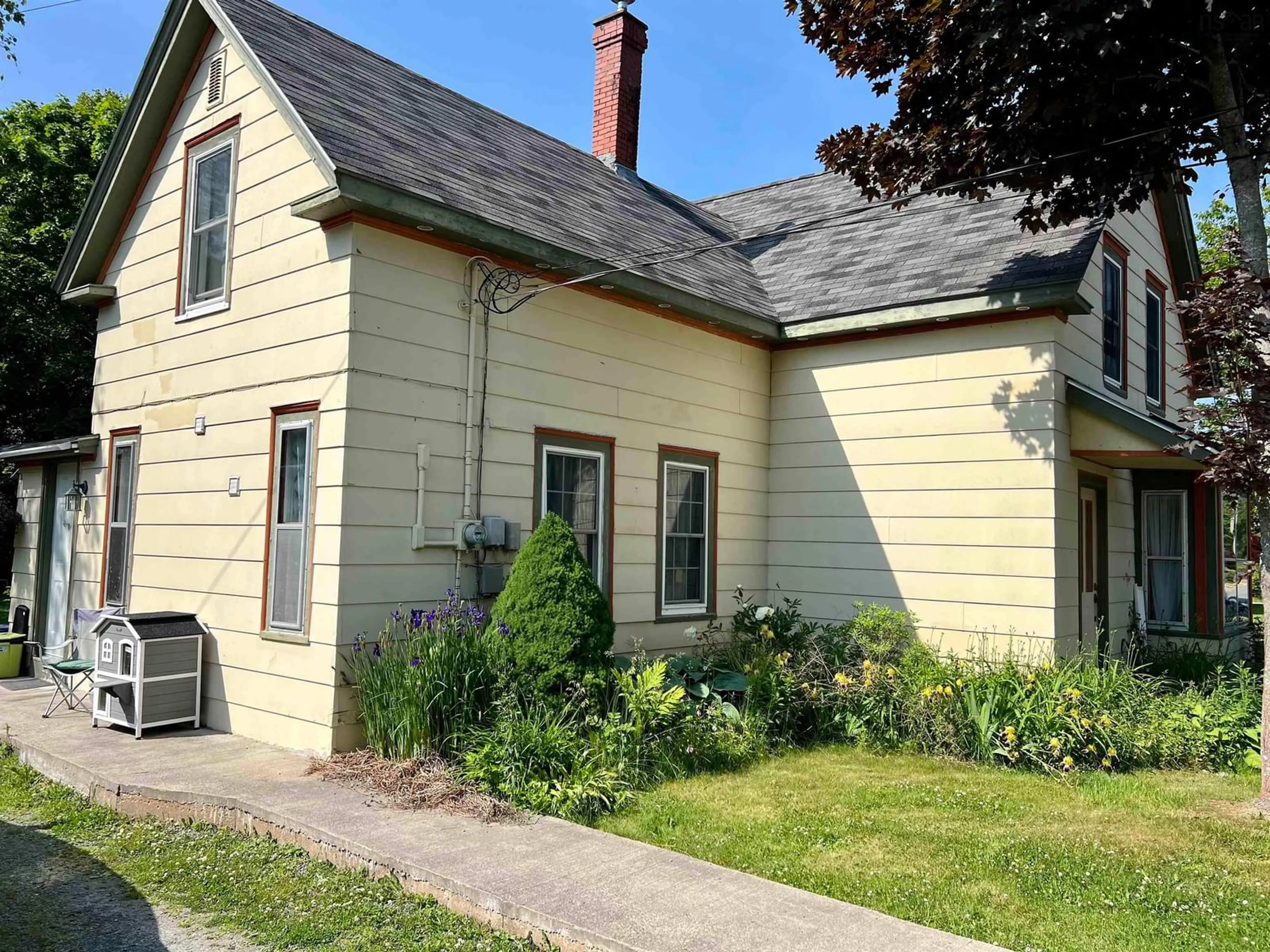 Frontside or backside of a home for 262 Church St, Liverpool Nova Scotia B0T 1K0