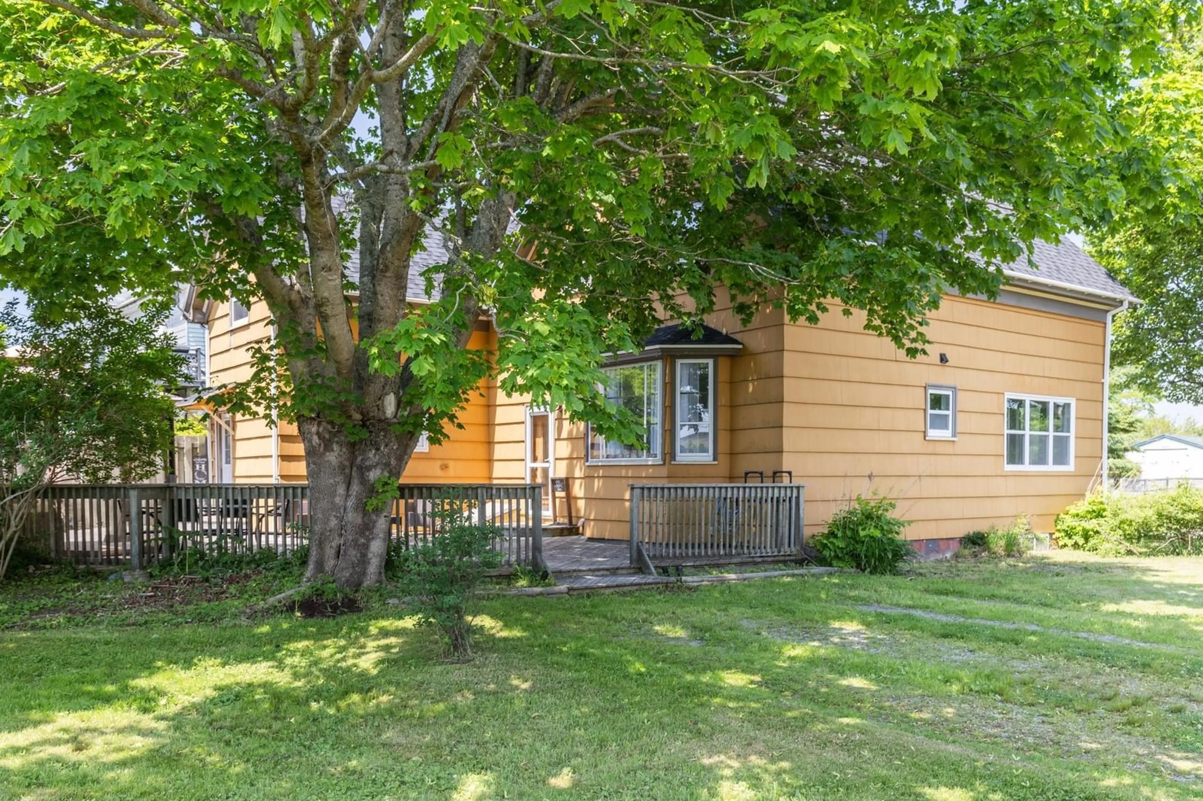 Patio for 33 Church St, Yarmouth Nova Scotia B5A 3Z3