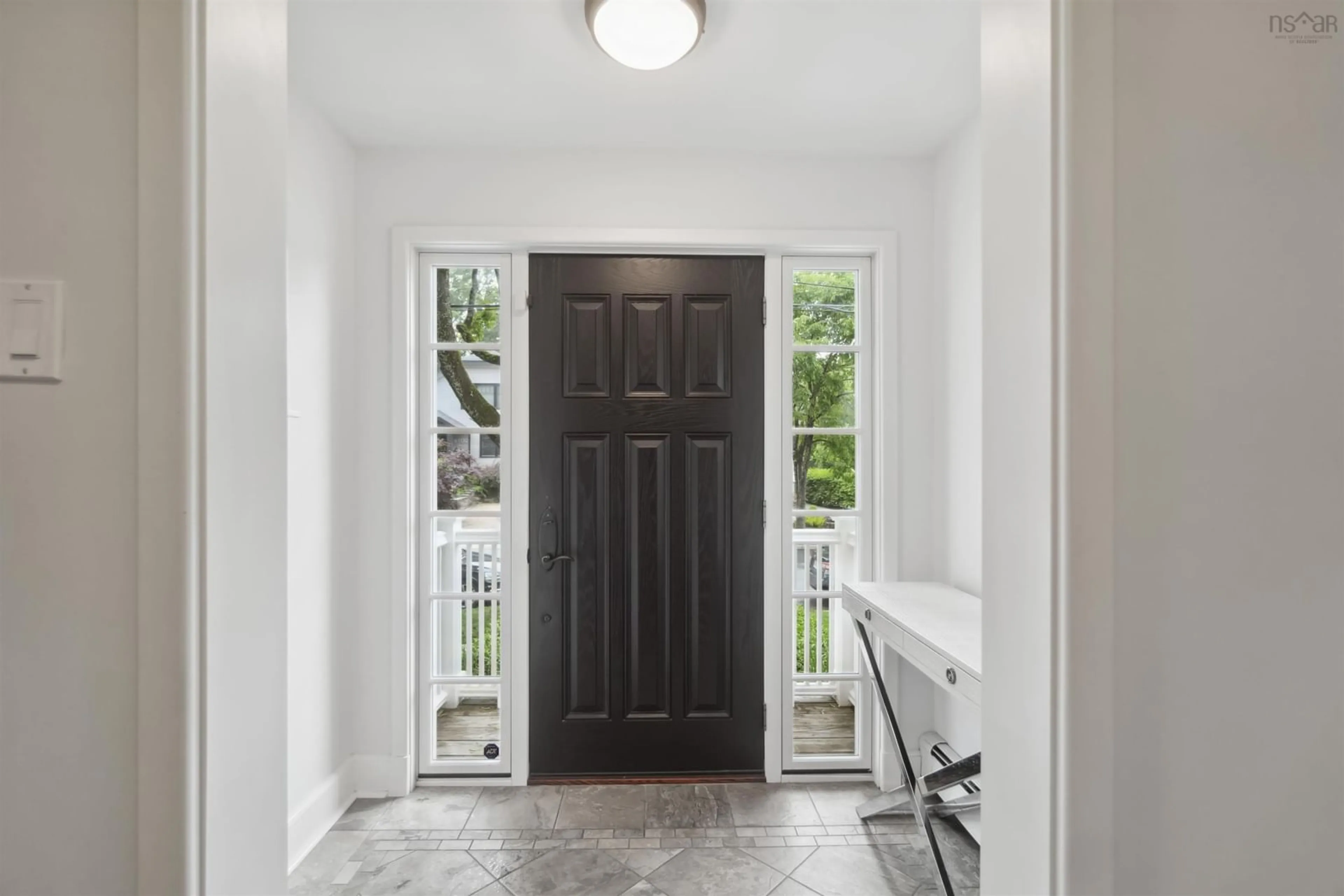 Indoor entryway for 6105 Oakland Rd, Halifax Nova Scotia B3H 1P1