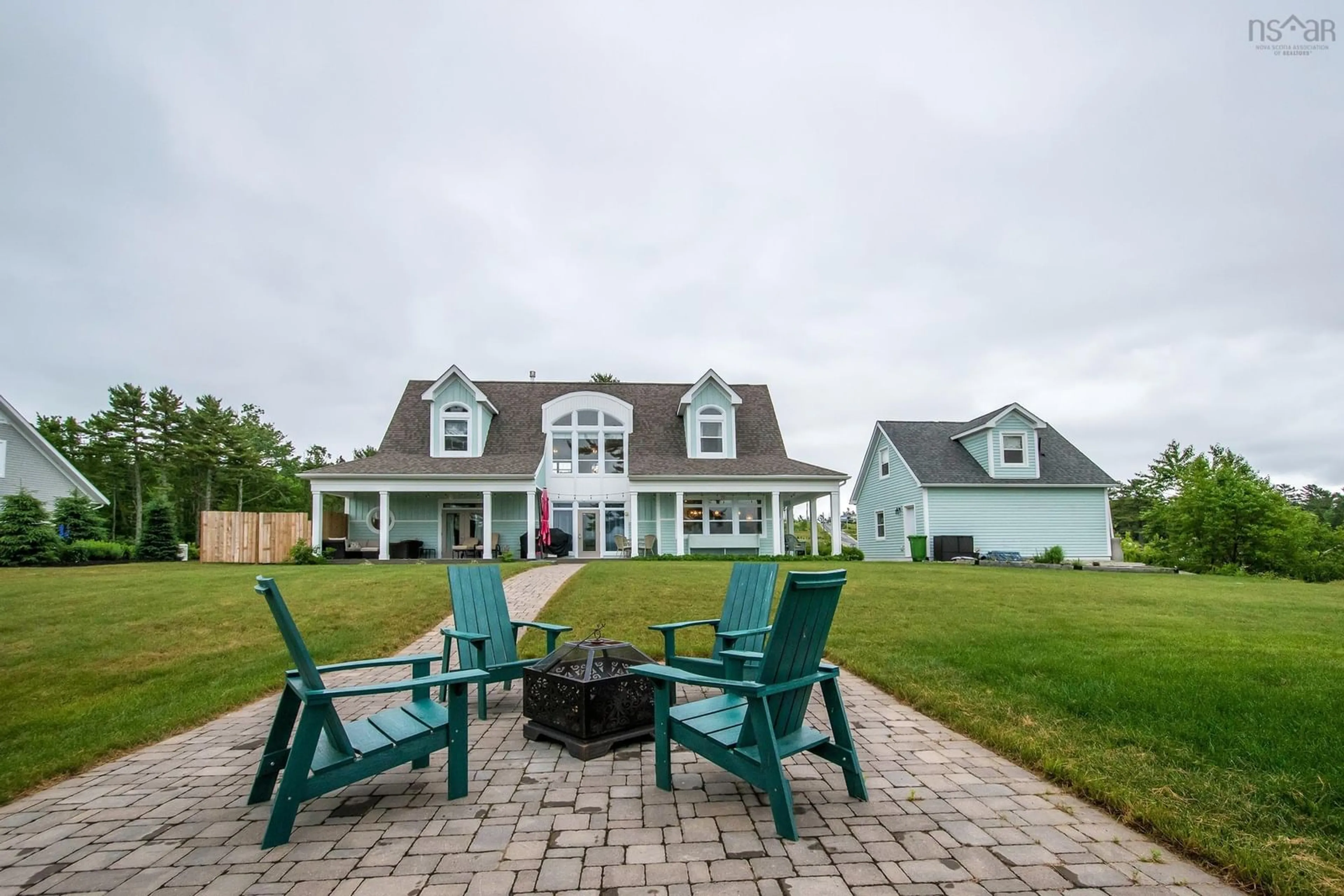 Patio for 92 Skipper Hill Dr, Chester Basin Nova Scotia B0J 1K0