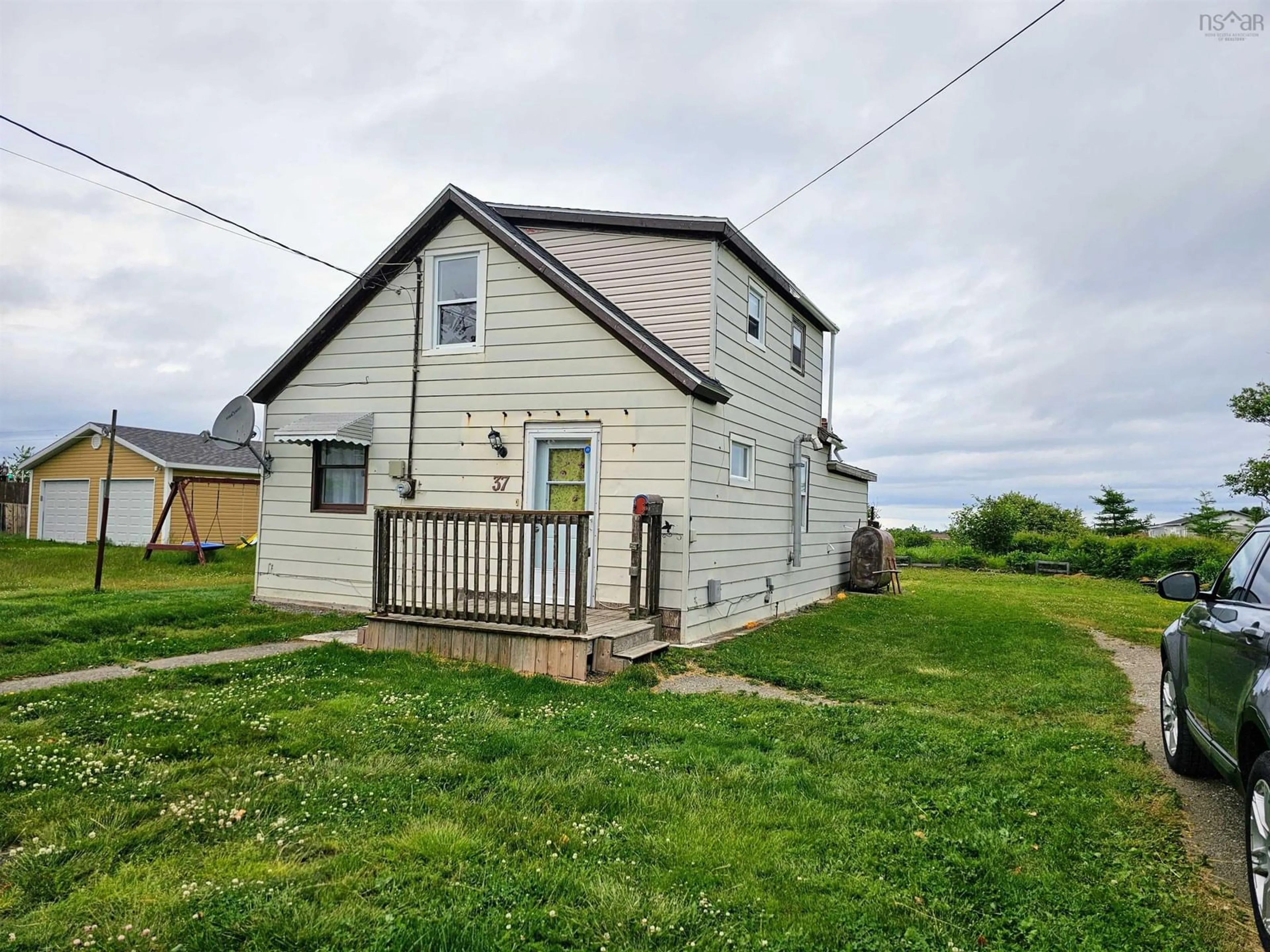 Frontside or backside of a home for 37 Winona St, Glace Bay Nova Scotia B1A 1H3