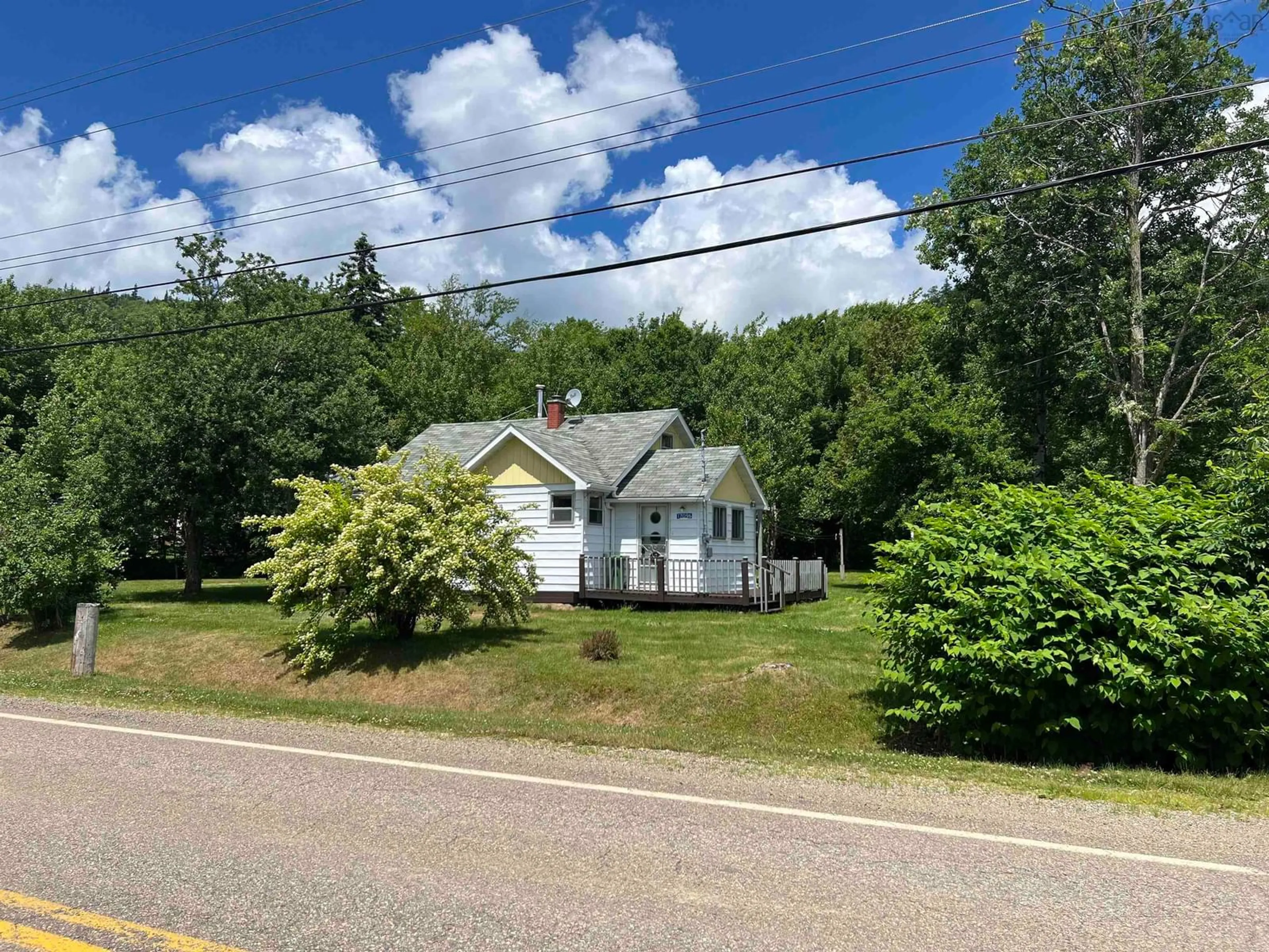 Cottage for 17096 316 Hwy, Country Harbour Mines Nova Scotia B0H 1J0