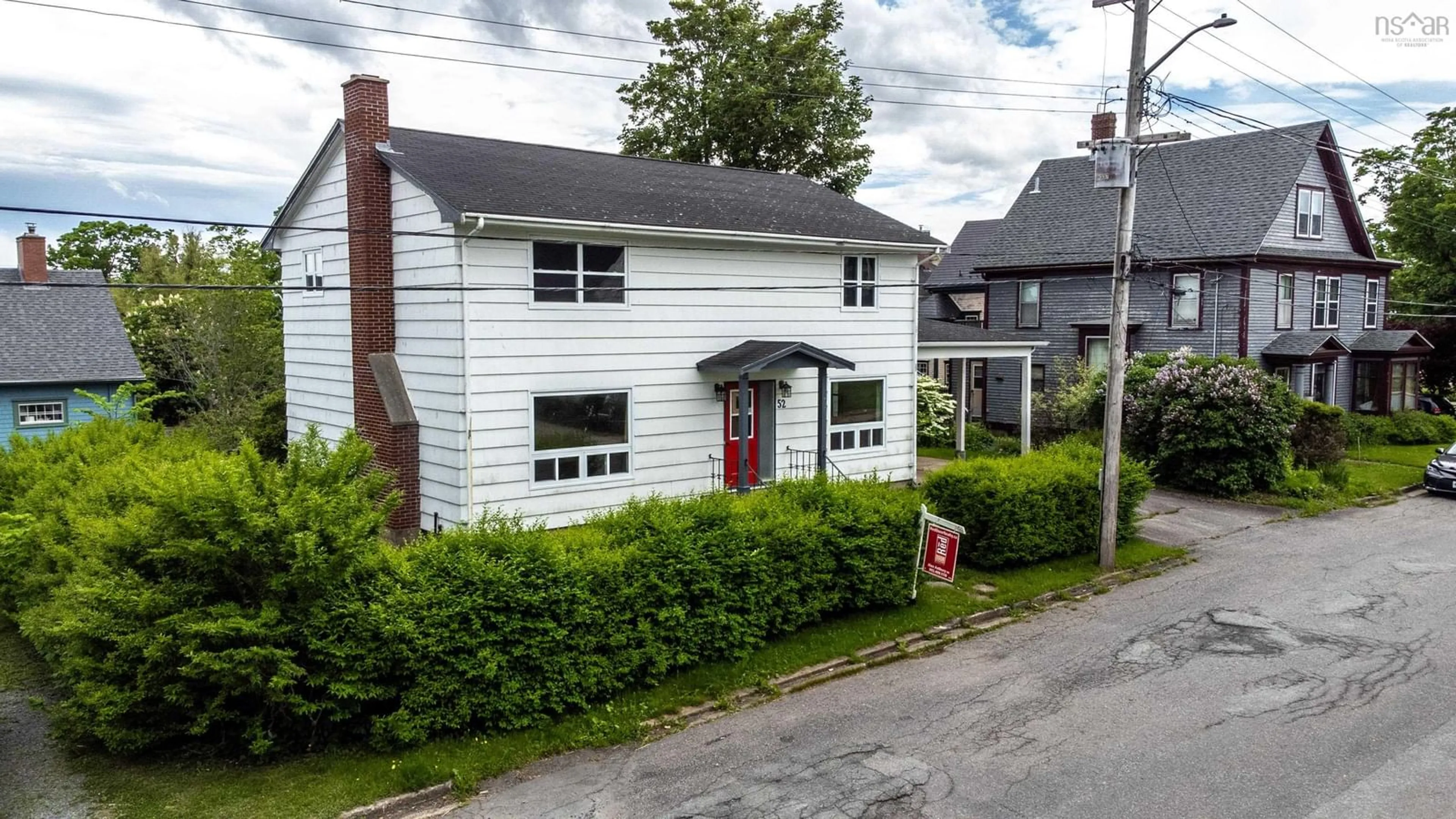 Frontside or backside of a home for 52 Fox St, Lunenburg Nova Scotia B0J 2C0