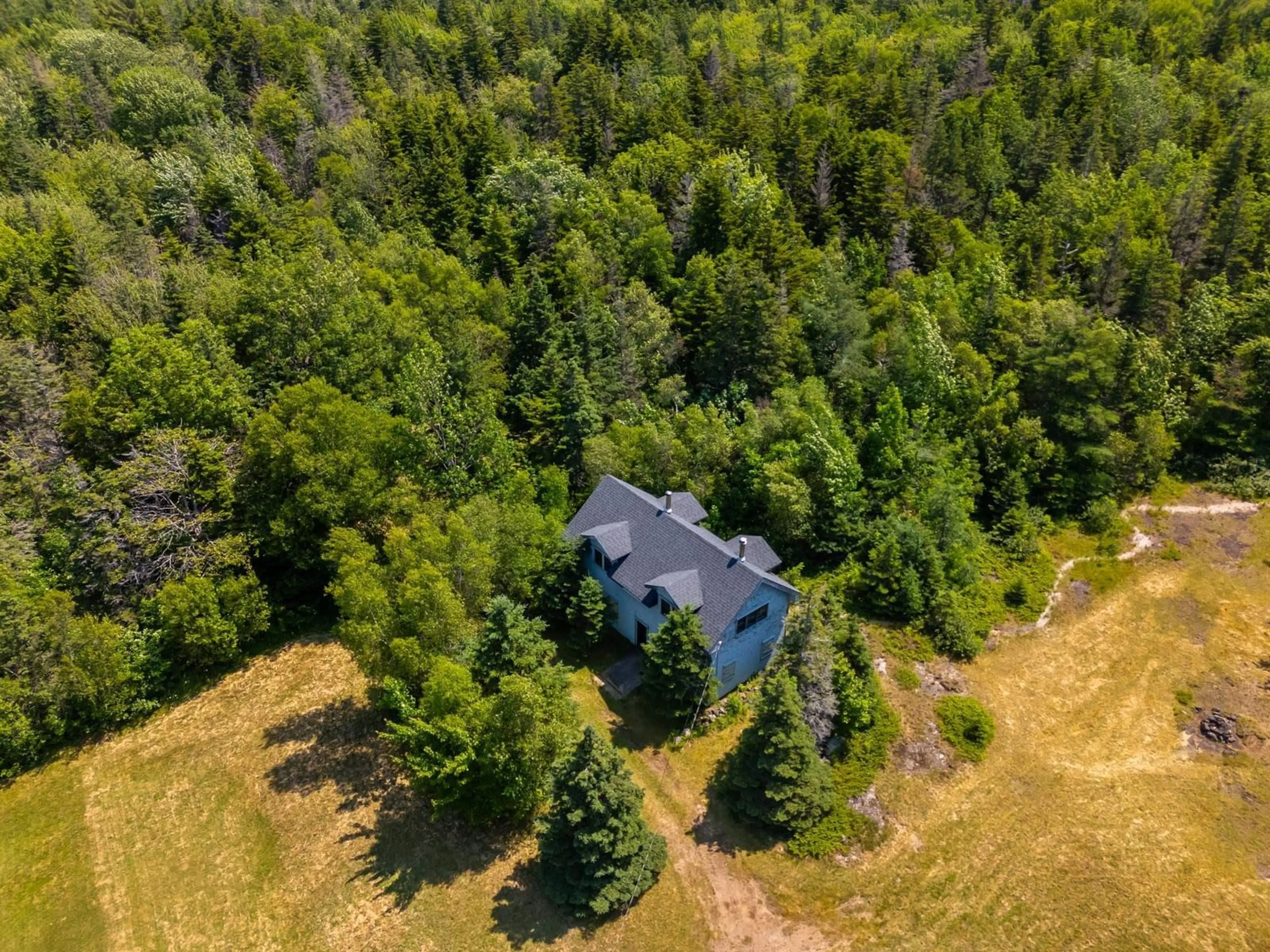 Cottage for 7656 Shore Rd, Hampton Nova Scotia B0S 1C0