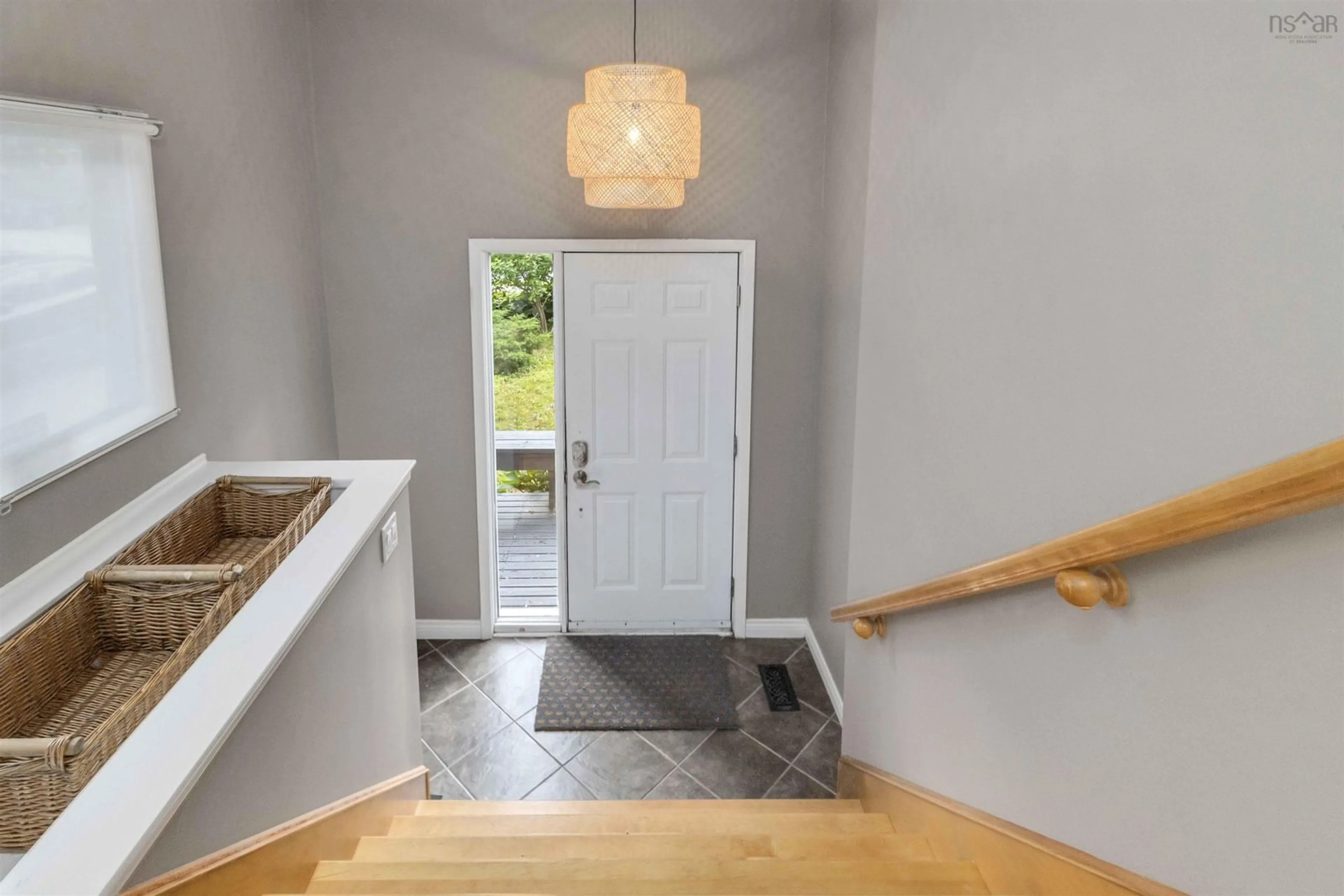 Indoor entryway for 32 Bedford Hills Rd, Bedford Nova Scotia B4A 1J7