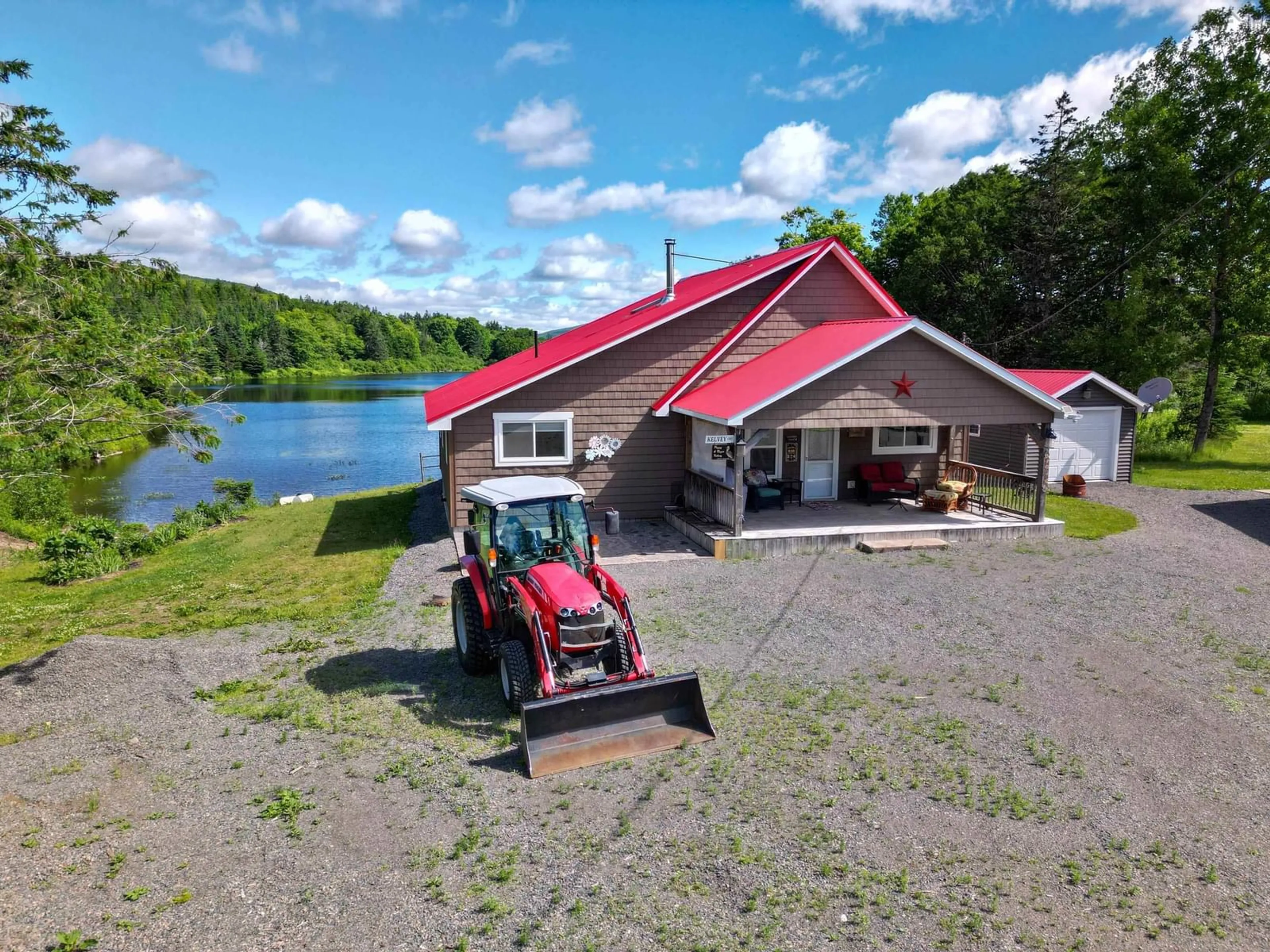 Cottage for 495 Highway 4, Folly Lake Nova Scotia B0M 1G0