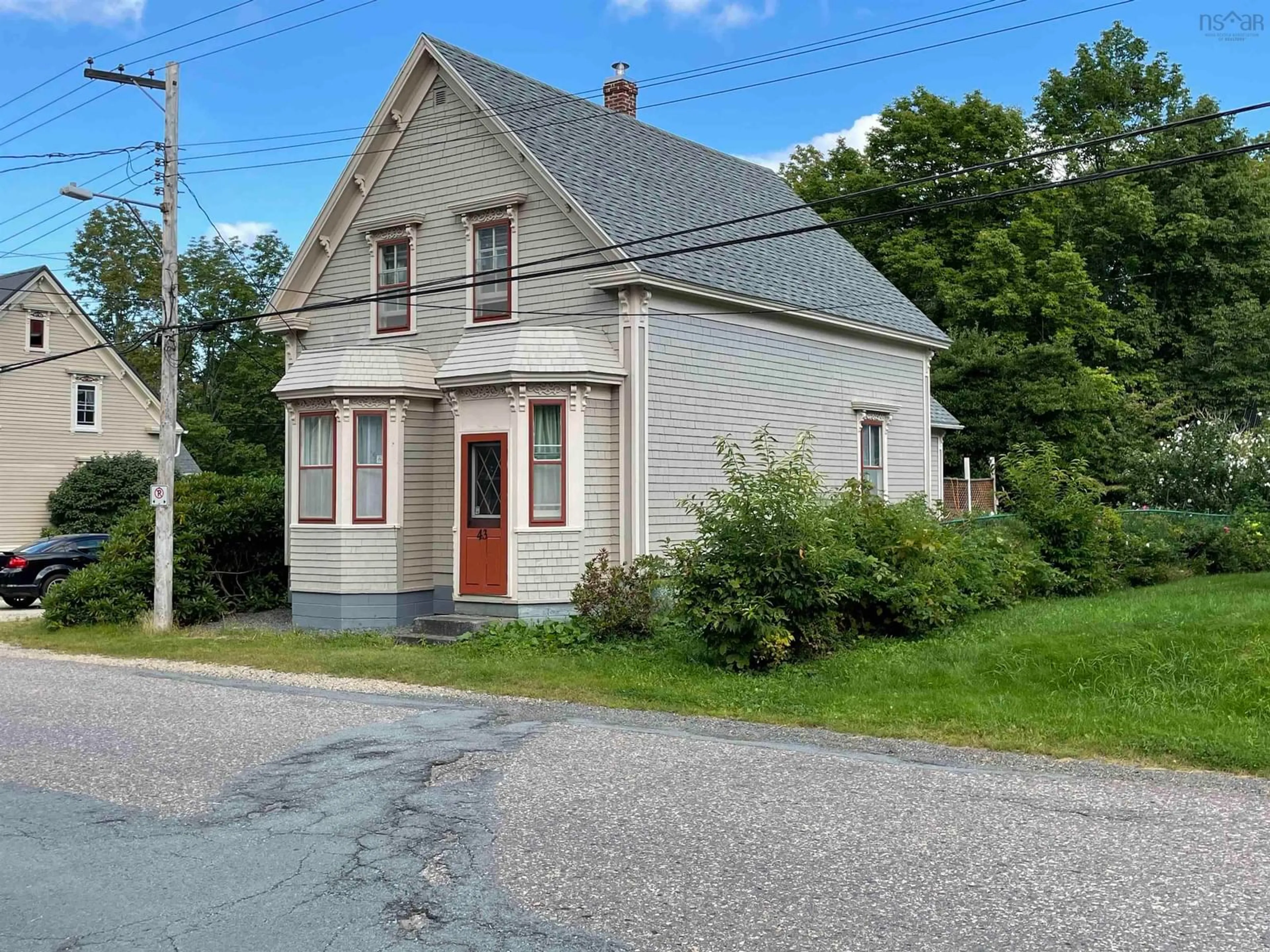 Frontside or backside of a home, cottage for 43 Fairmont St, Mahone Bay Nova Scotia B0J 2E0