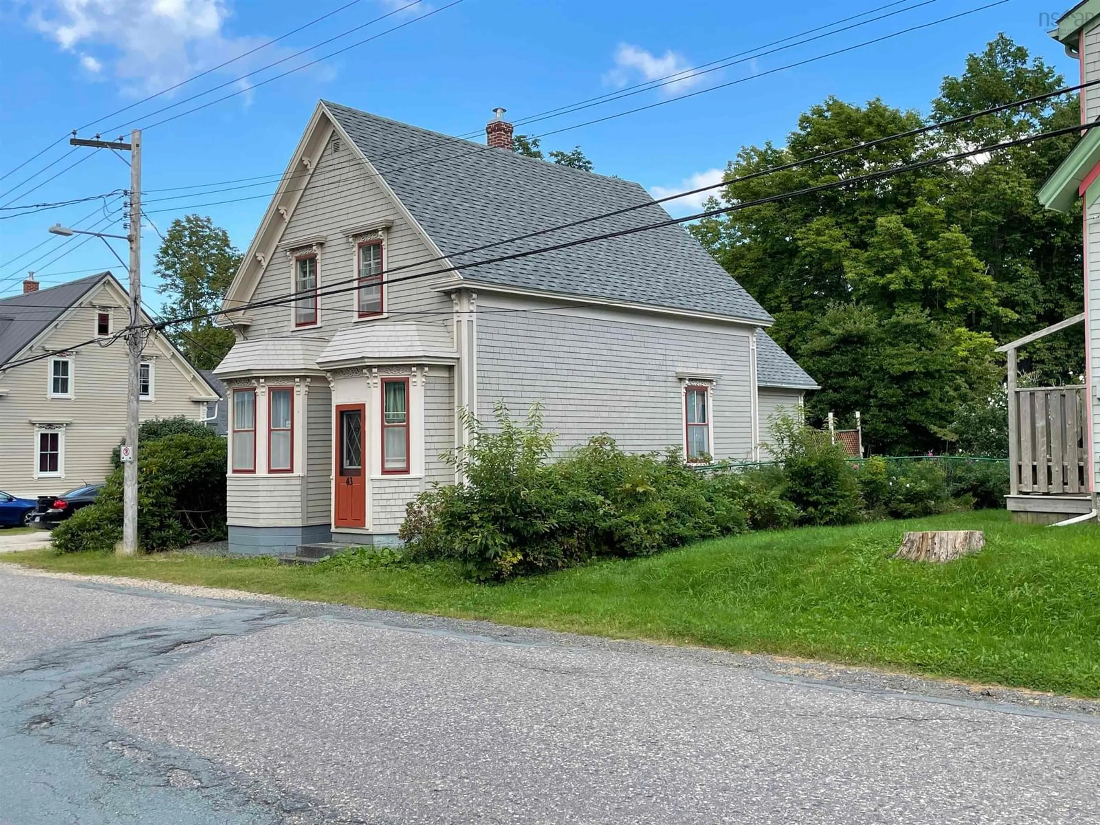 Frontside or backside of a home, cottage for 43 Fairmont St, Mahone Bay Nova Scotia B0J 2E0