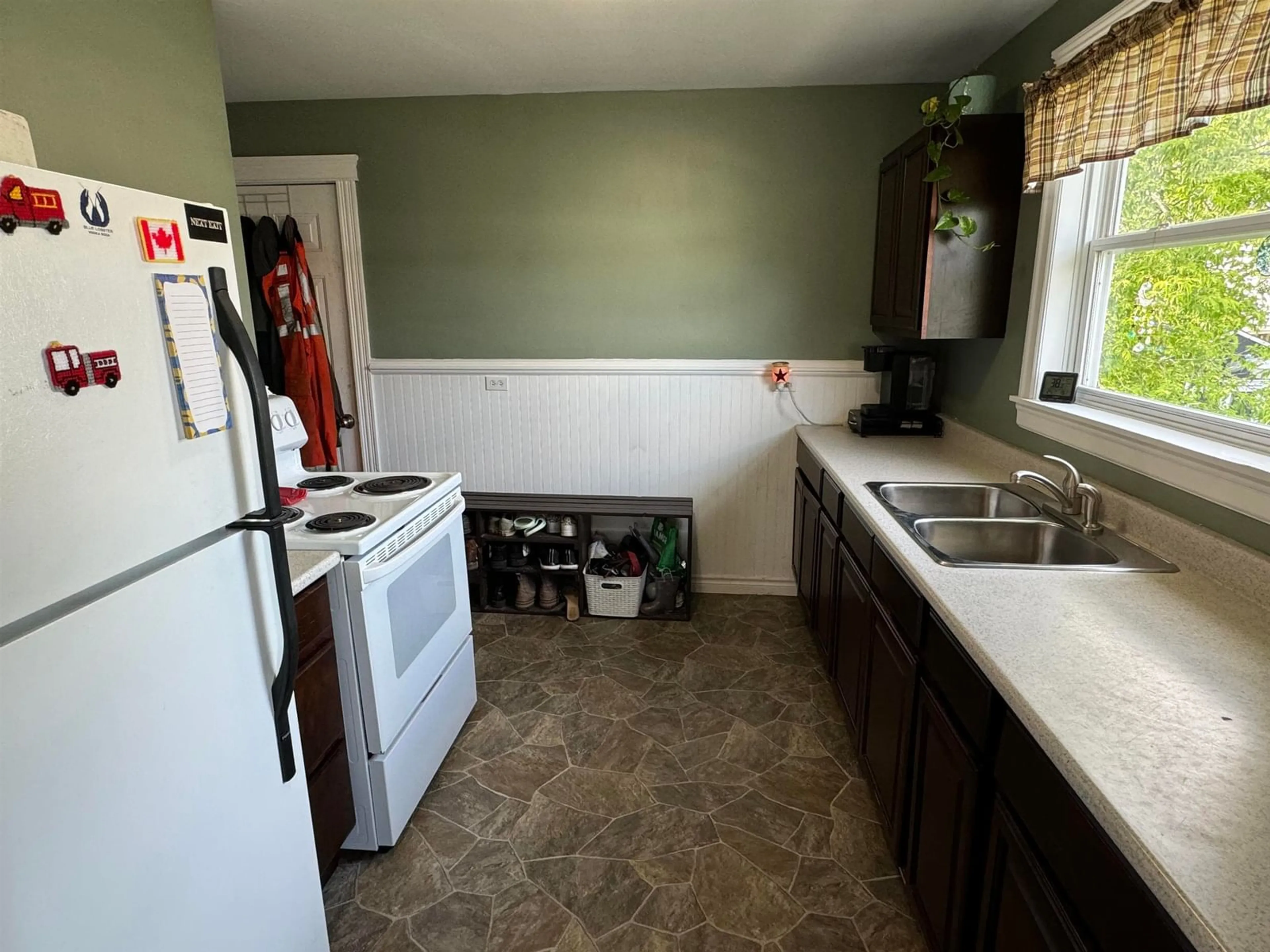 Standard kitchen for 11 Campbells Lane, New Glasgow Nova Scotia B2H 2H9