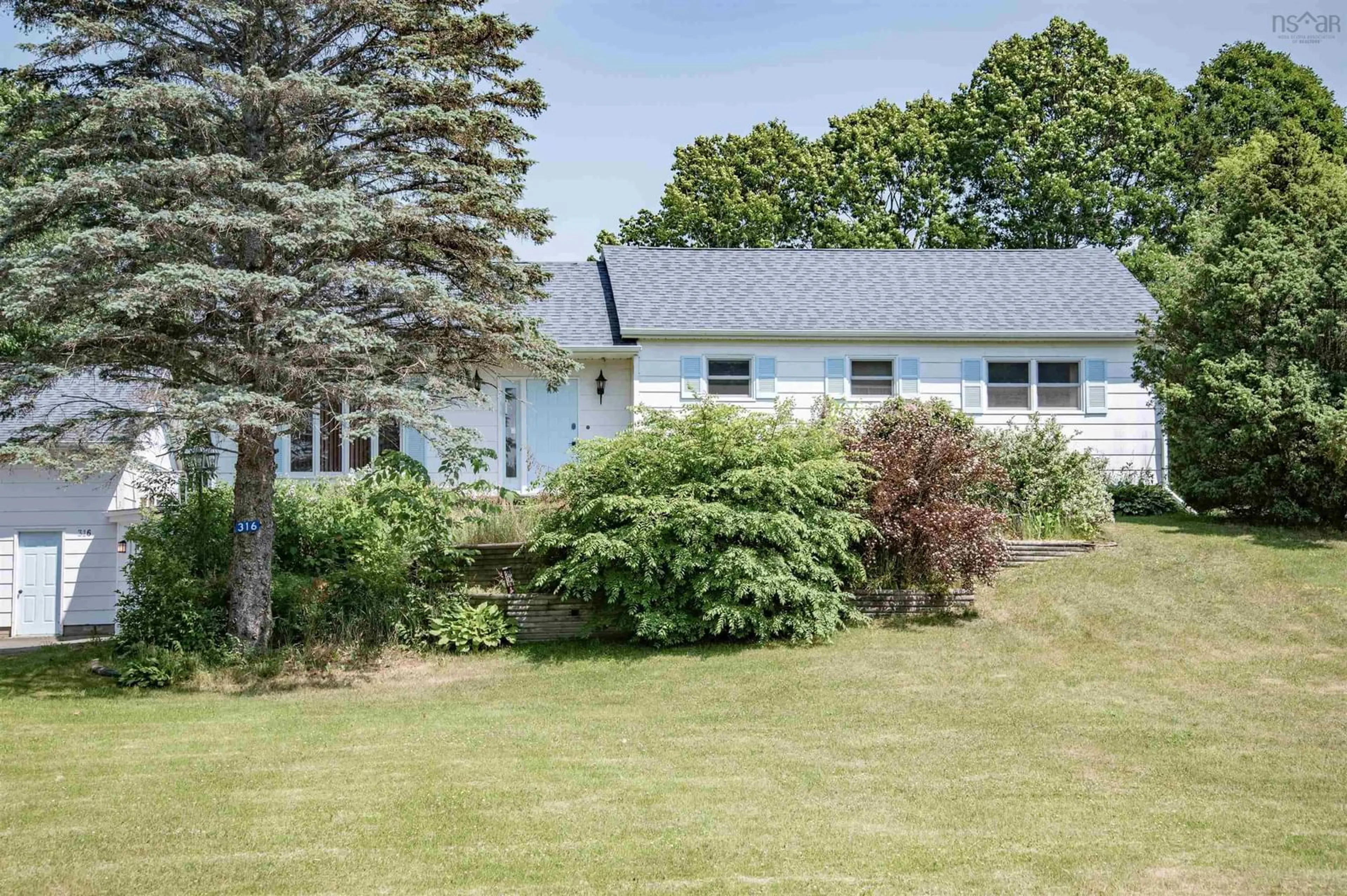 Frontside or backside of a home for 316 Brookside Dr, Kingston Nova Scotia B0P 1R0