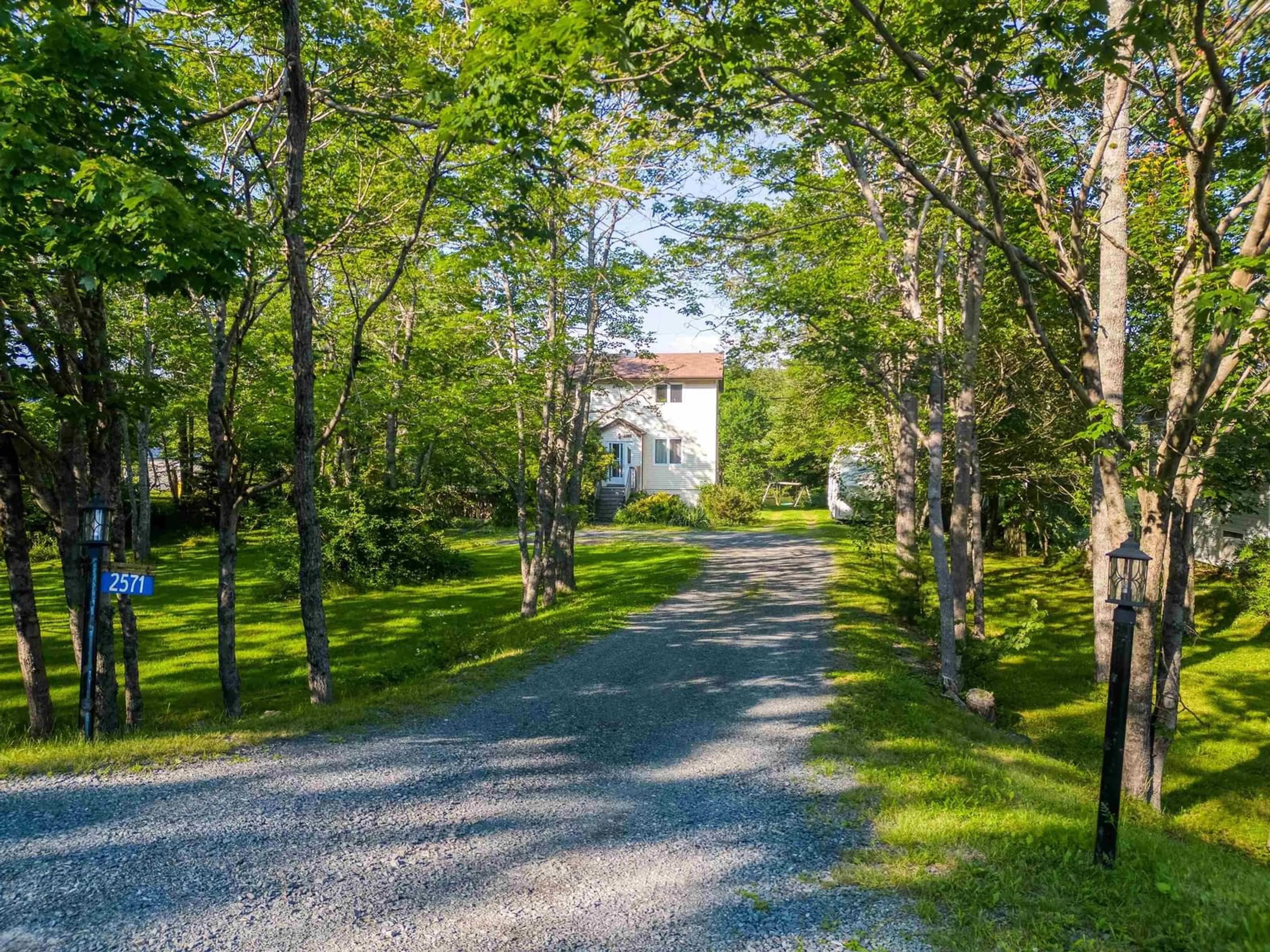 Cottage for 2571 St Margarets Bay Rd, Timberlea Nova Scotia B3T 1H2