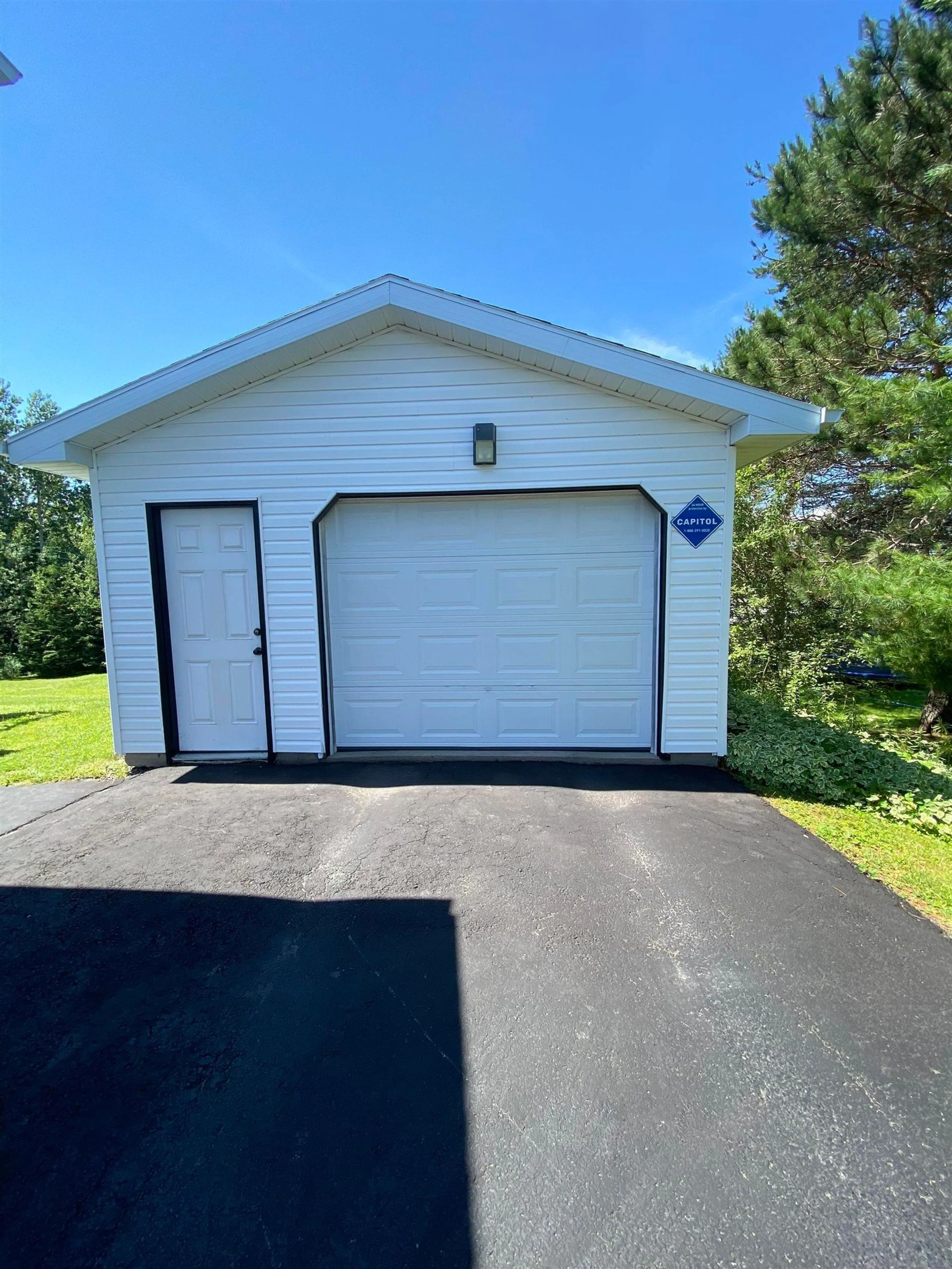 Indoor garage for 121 Rendell Dr, Little Bras D'Or Nova Scotia B2A 2Y7