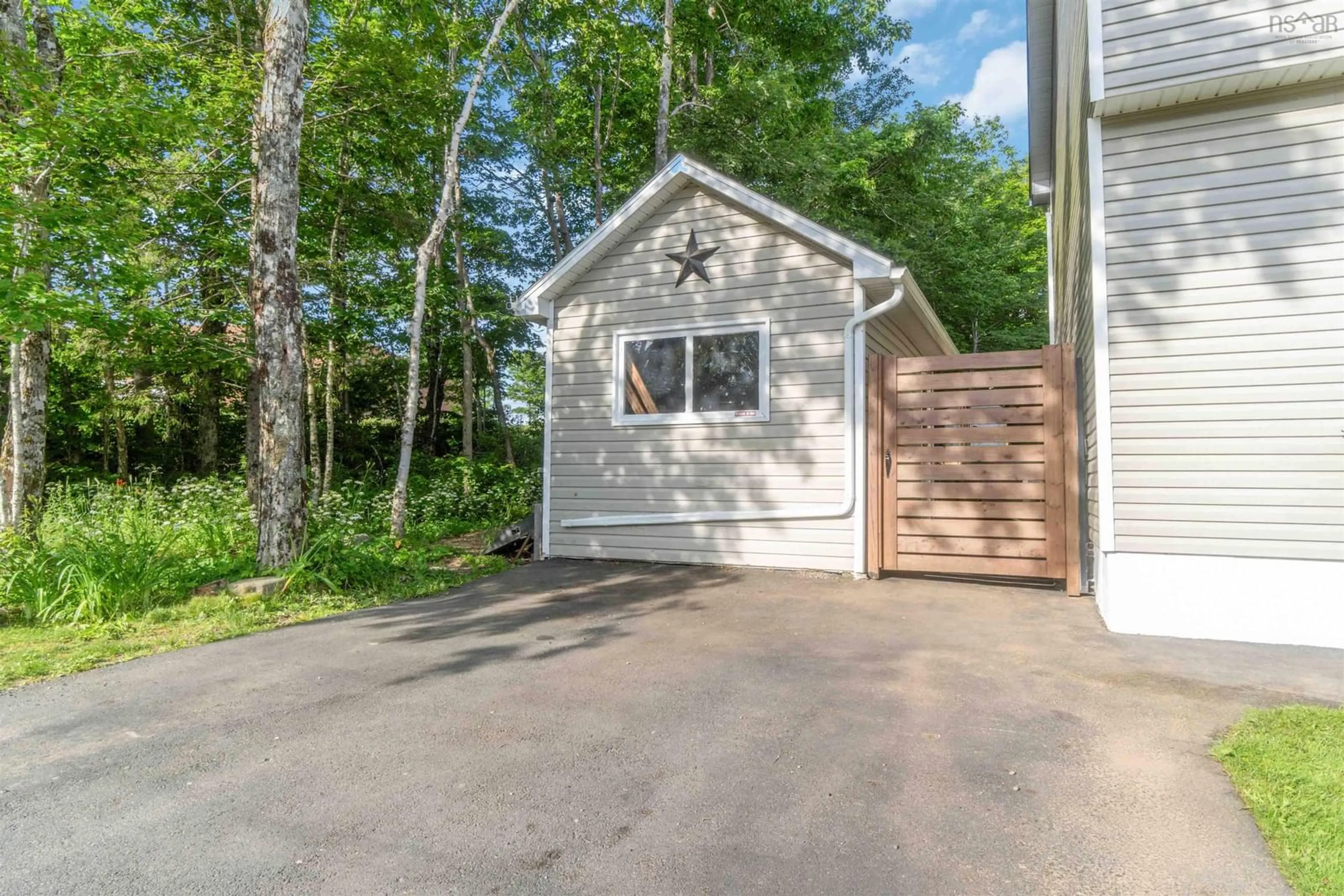 Cottage for 210 Stokil Dr, Lower Sackville Nova Scotia B4C 3C3