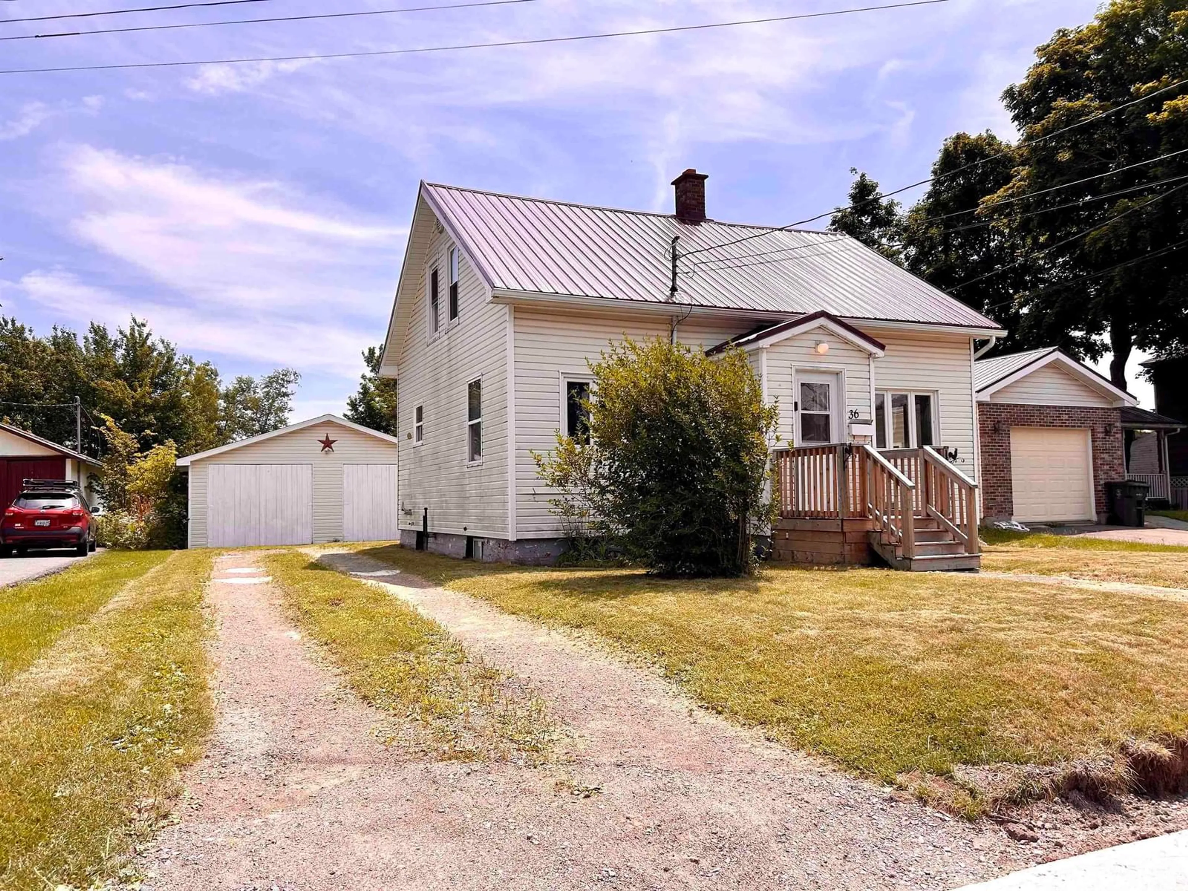 Cottage for 36 Victoria St, Amherst Nova Scotia B4H 1C1