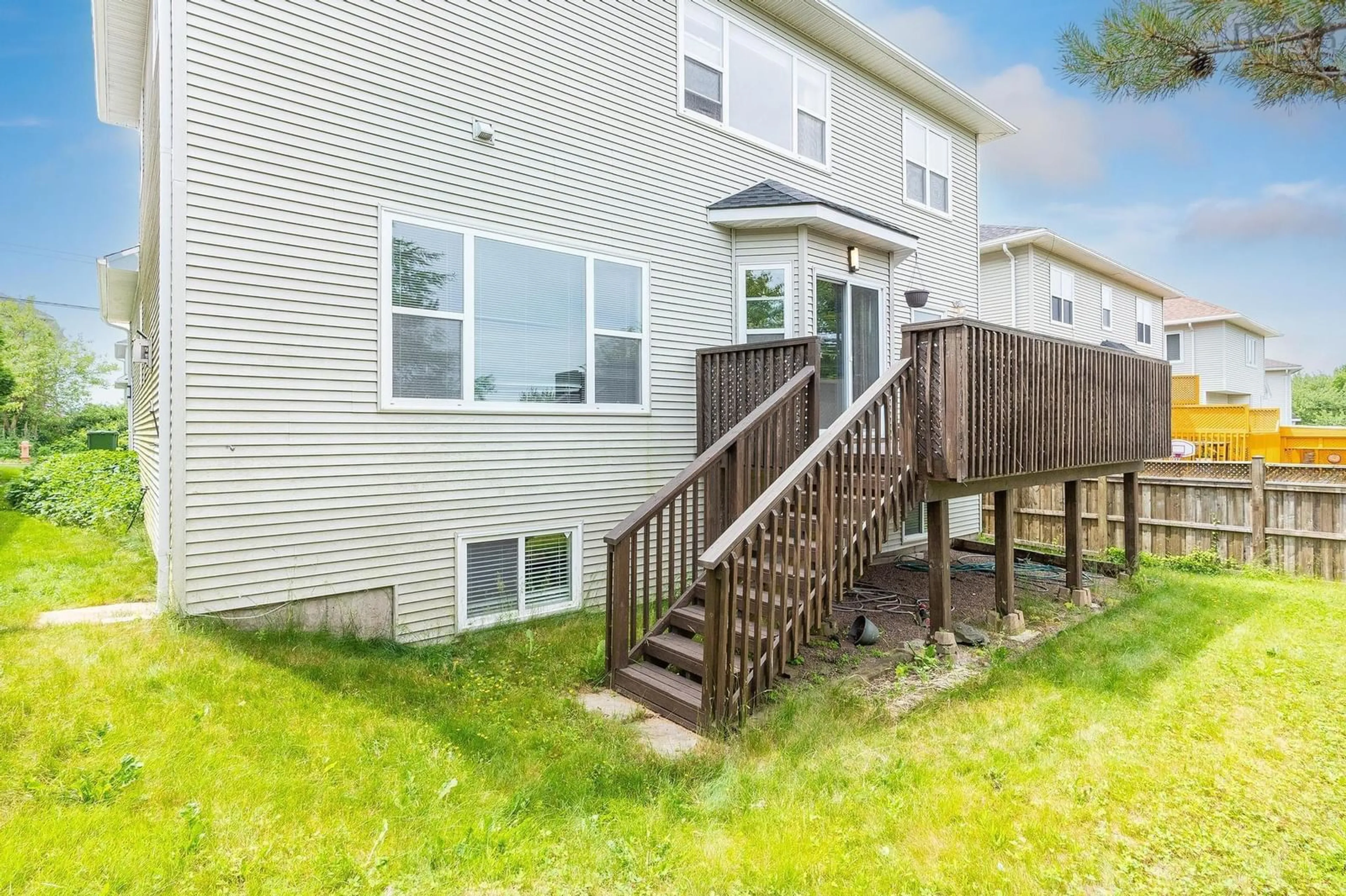 A pic from exterior of the house or condo for 38 Stone Gate Dr, Halifax Nova Scotia B3N 3J2