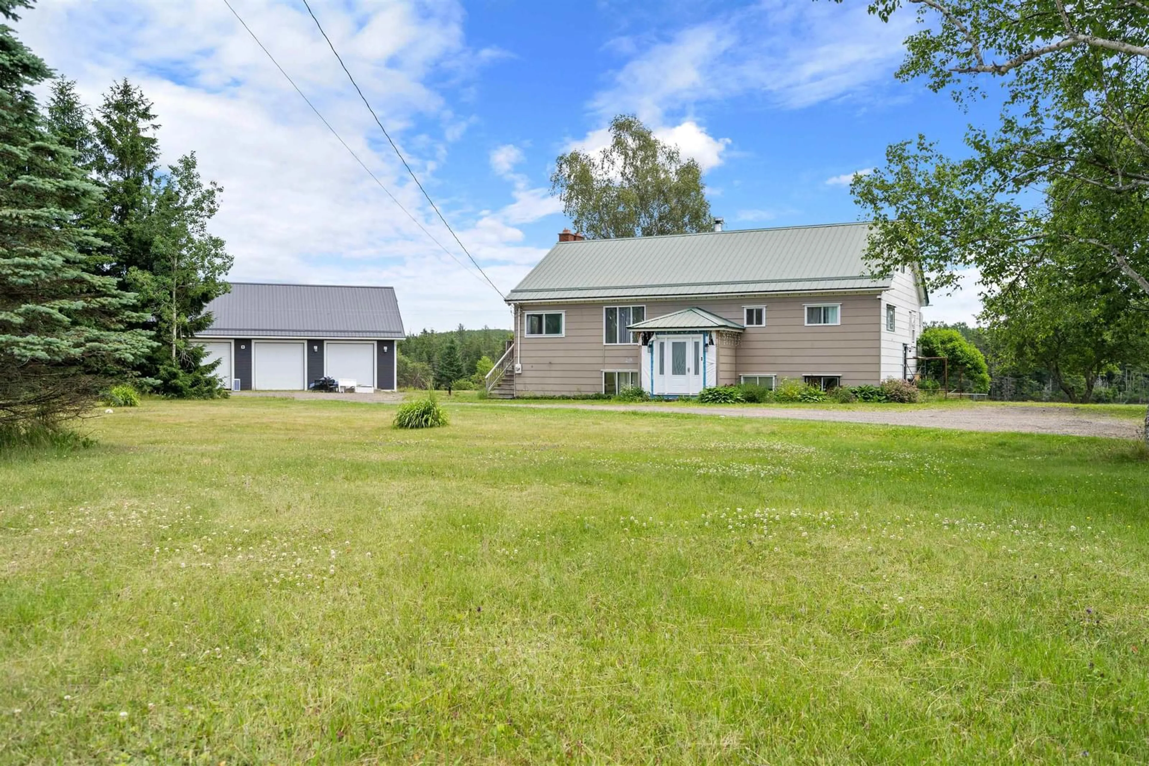 Frontside or backside of a home for 418 Willow St, Parrsboro Nova Scotia B0M 1S0