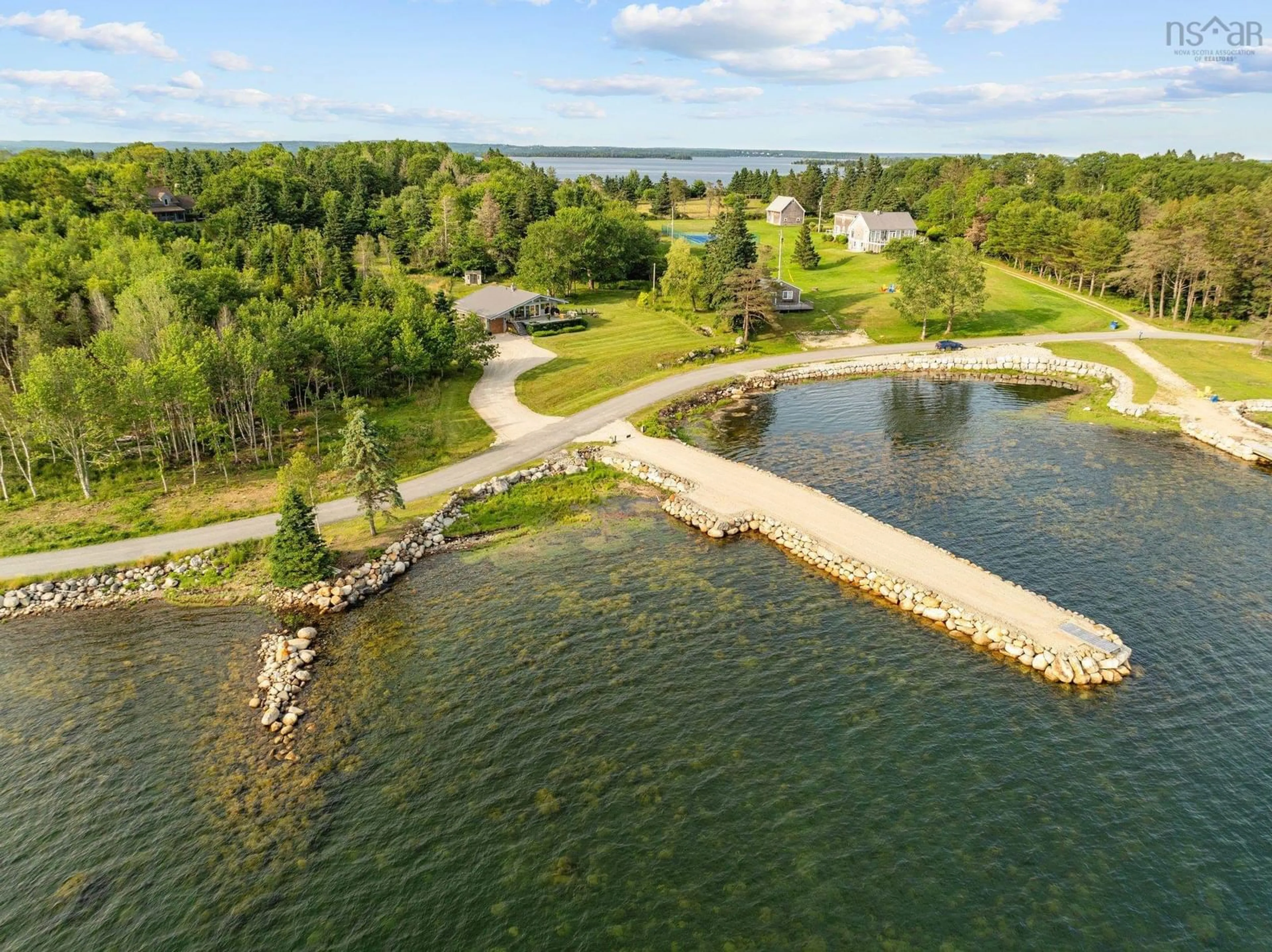 Lakeview for 435 Martins Point Rd, Mahone Bay Nova Scotia B0J 2E0