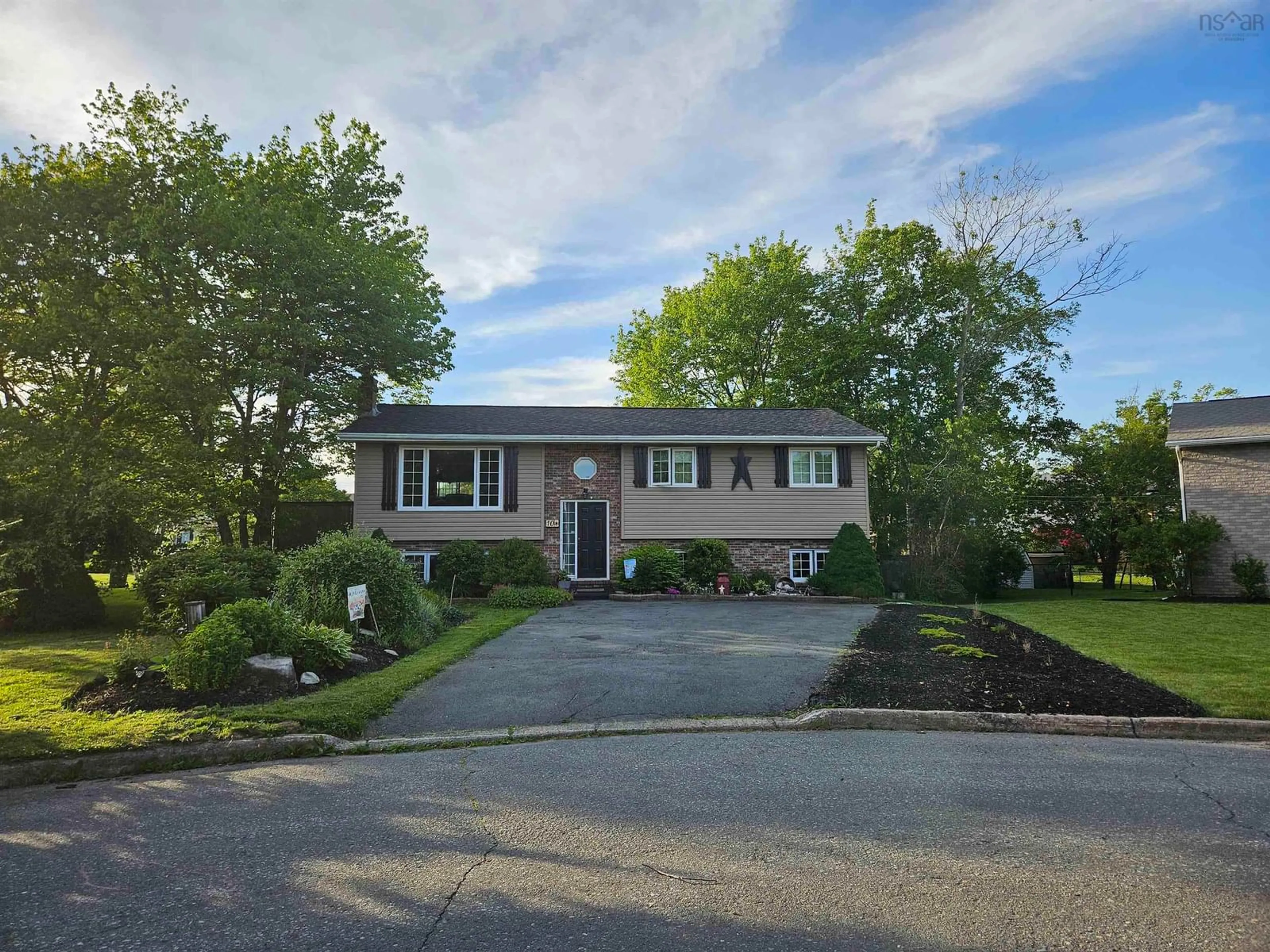 Frontside or backside of a home for 10 Betty Jane Crt, Dartmouth Nova Scotia B2W 5Z9