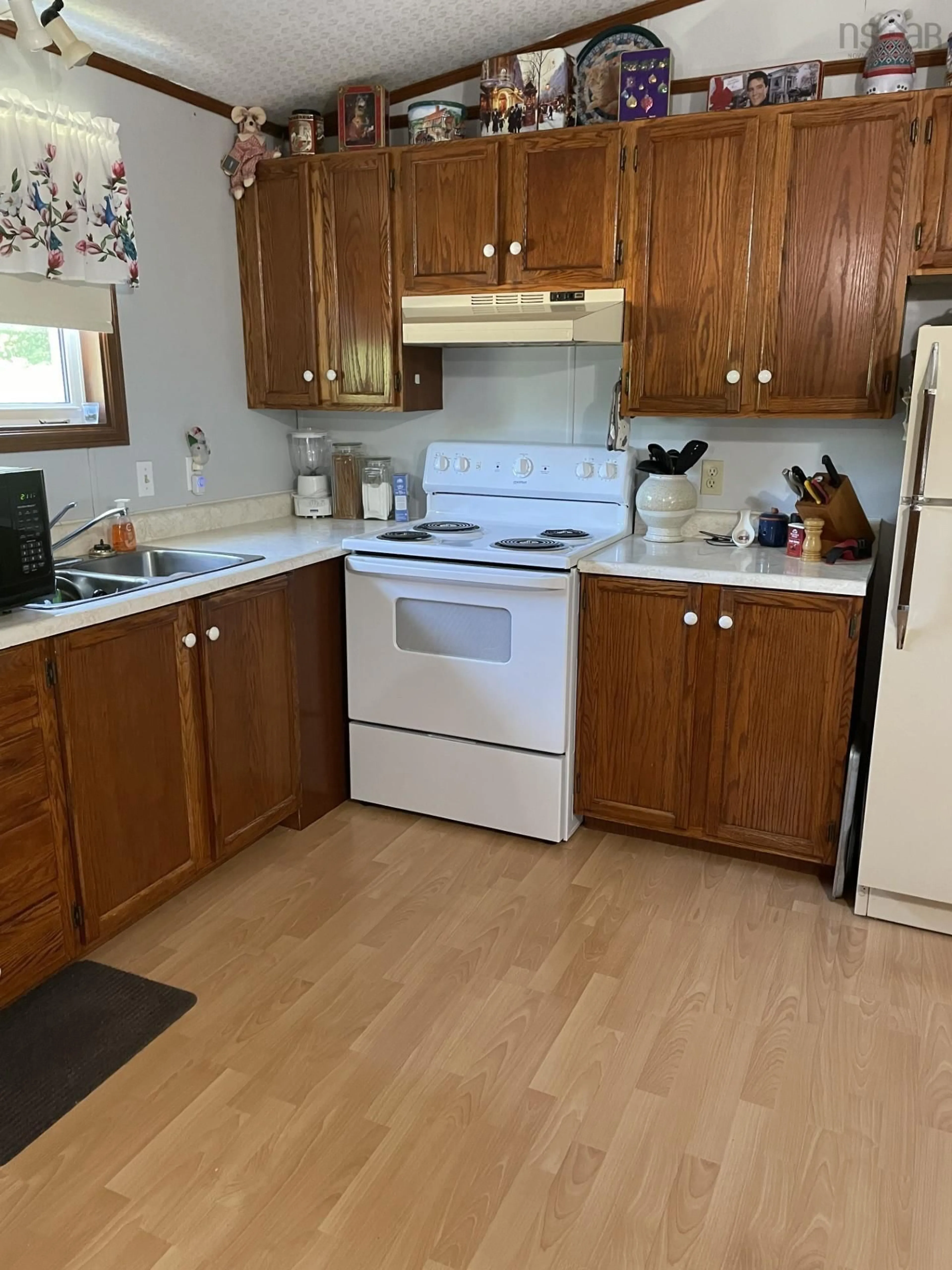 Standard kitchen for 305 East Tracadie Rd, East Tracadie Nova Scotia B0H 1W0