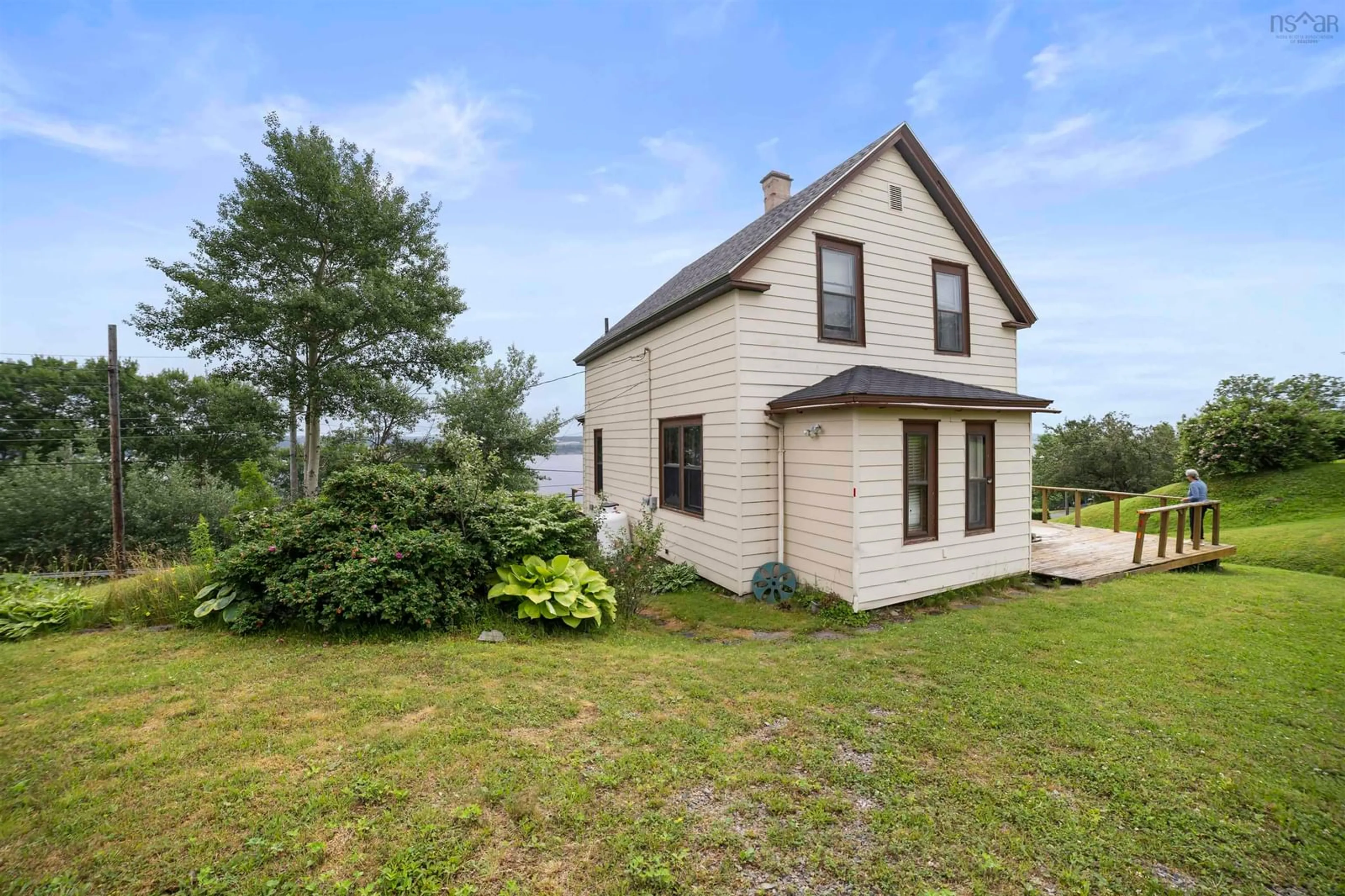 Cottage for 471 Macleod St, Mulgrave Nova Scotia B0E 3G0