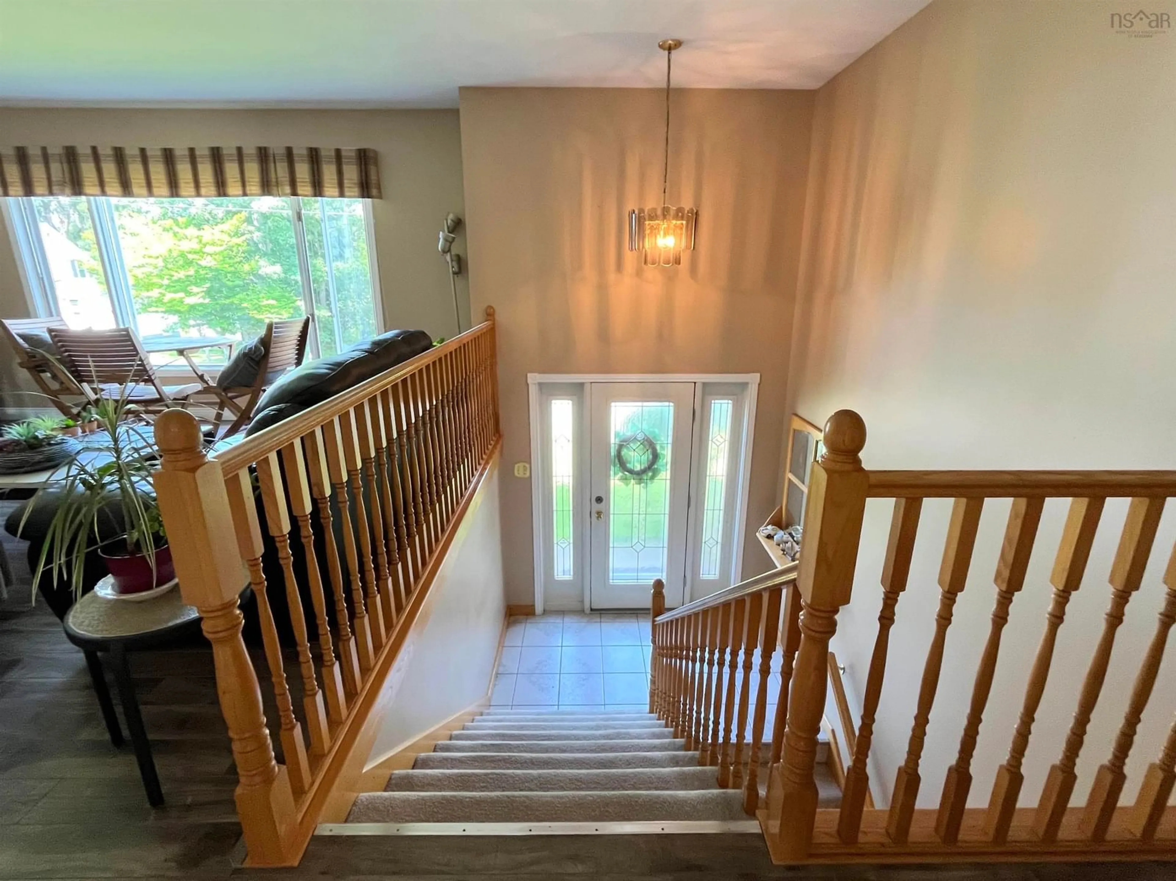 Indoor entryway for 435 Shelburne St, New Glasgow Nova Scotia B2H 3K7