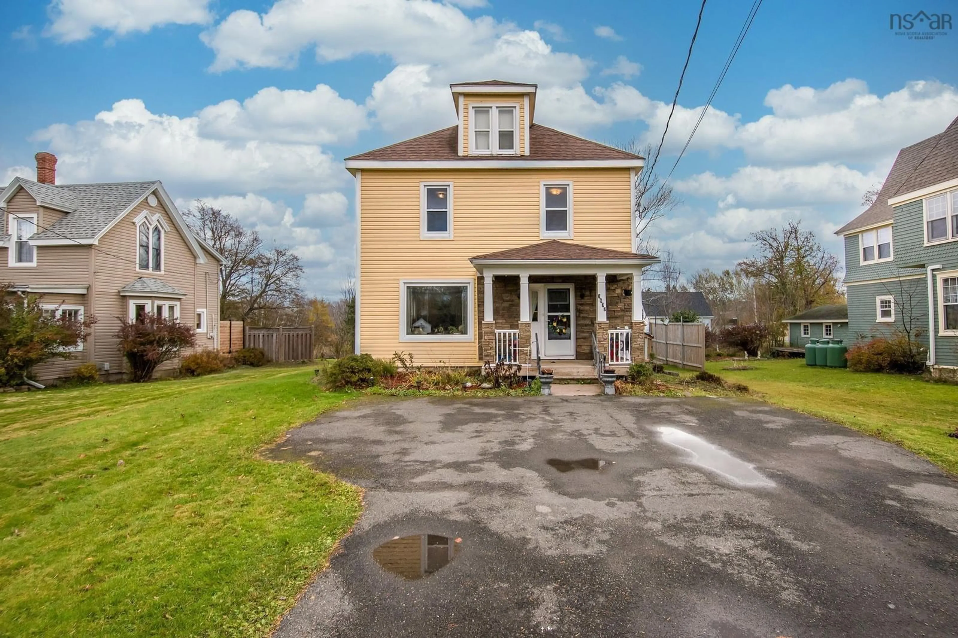 Frontside or backside of a home for 1637 North Main St, Westville Nova Scotia B0K 2A0