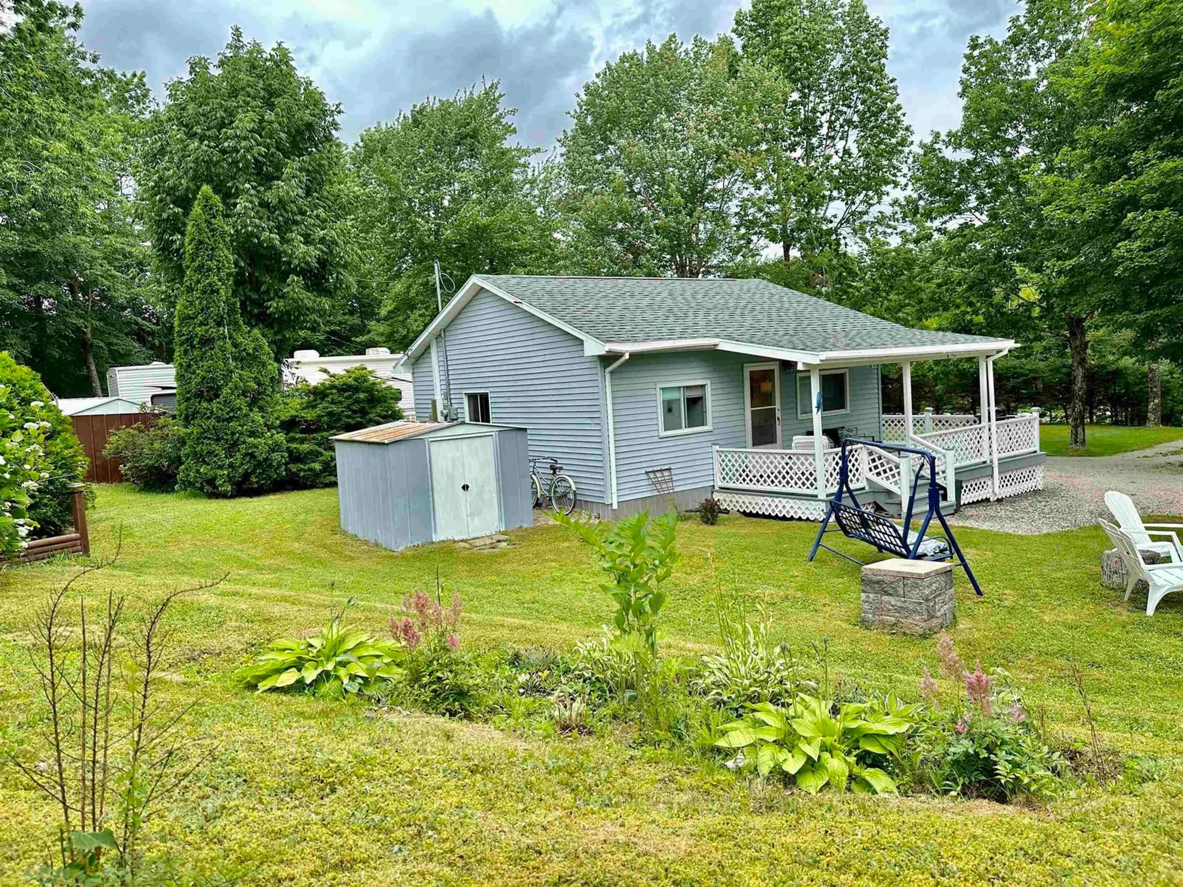 Cottage for 31 Lohnes Ave, Lower Northfield Nova Scotia B4V 8R4