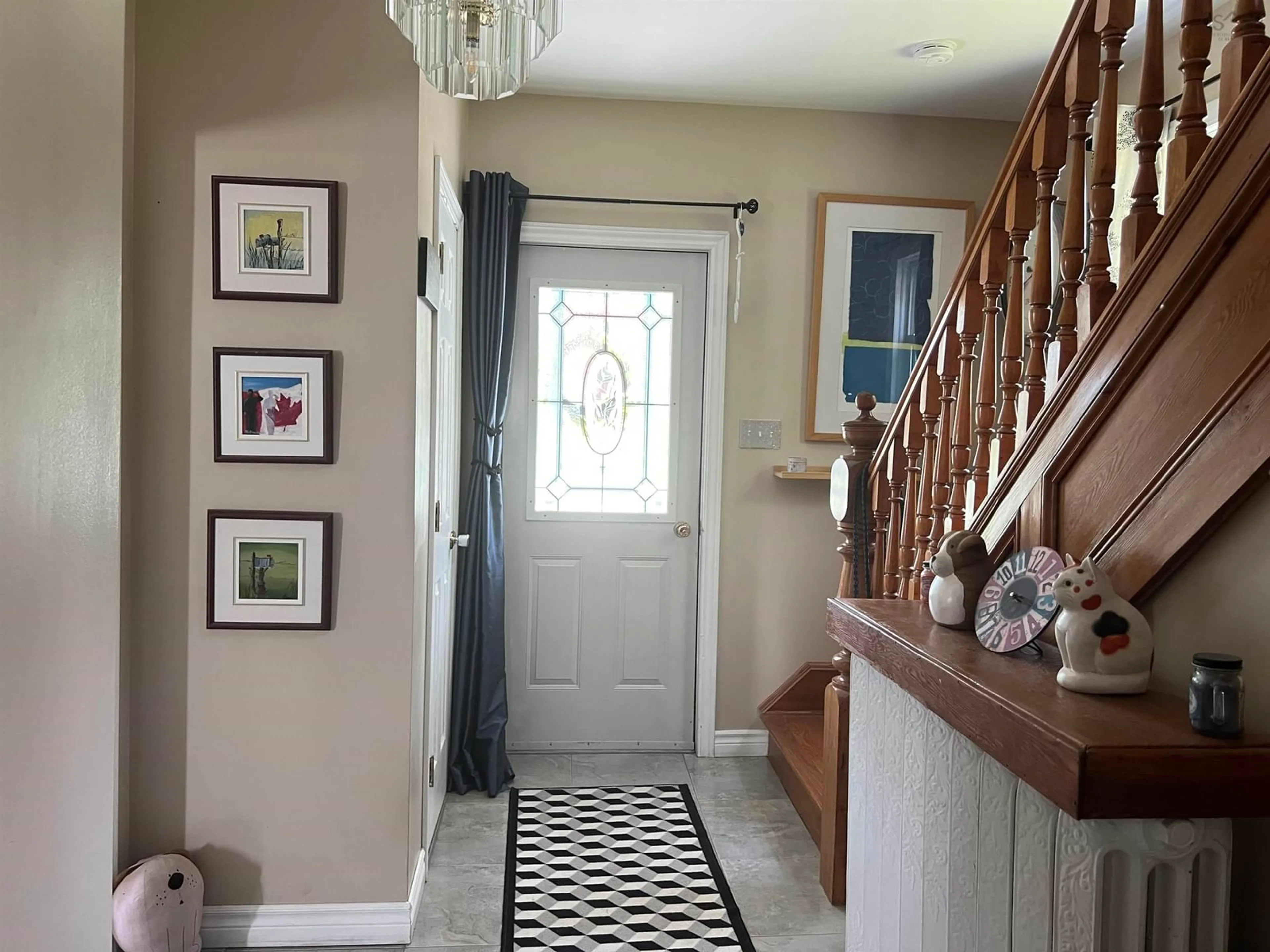 Indoor entryway for 107 Mitchell St, New Glasgow Nova Scotia B2H 1H4
