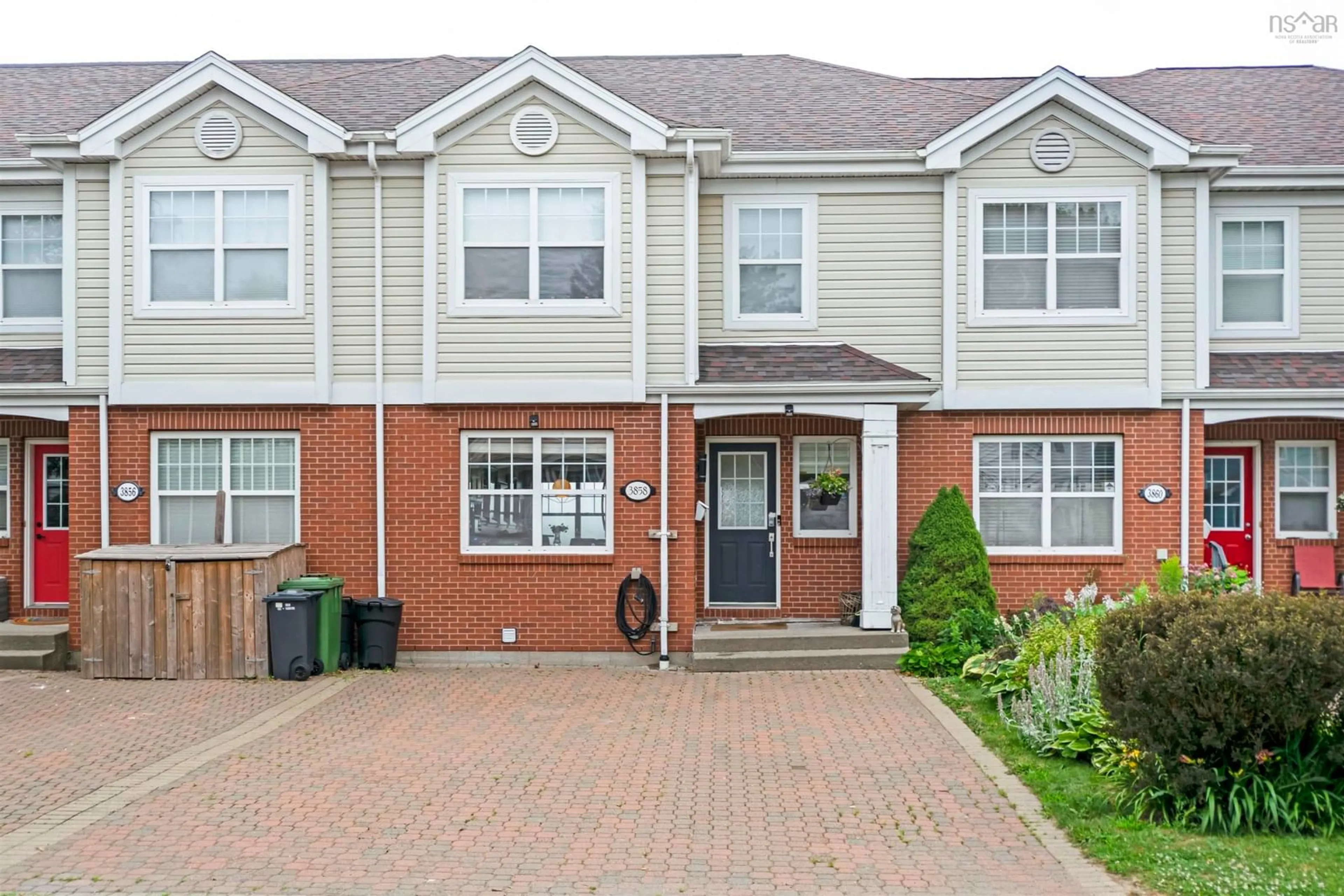 A pic from exterior of the house or condo for 3858 Memorial Dr, Halifax Nova Scotia B3K 6R6