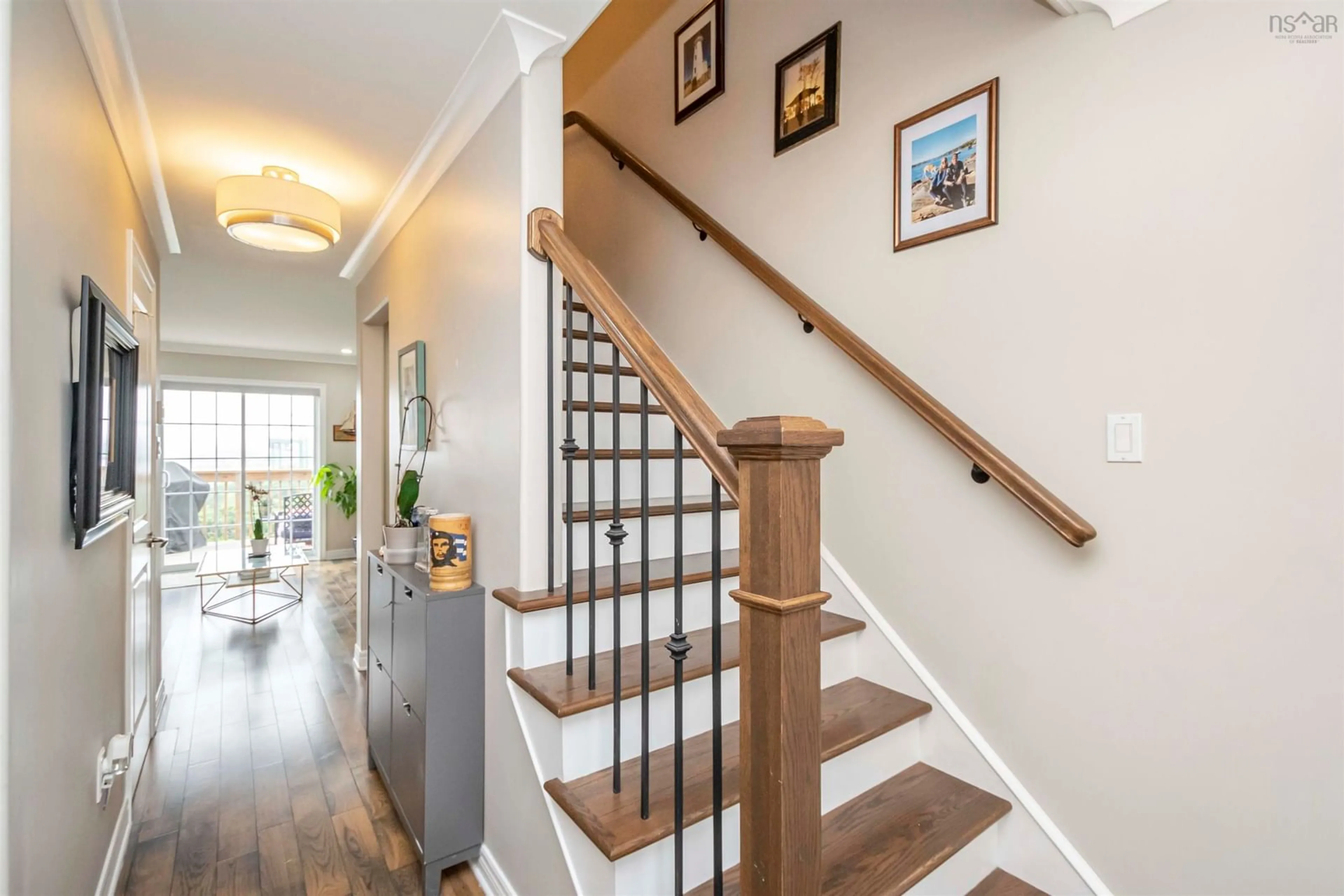 Indoor entryway for 3858 Memorial Dr, Halifax Nova Scotia B3K 6R6