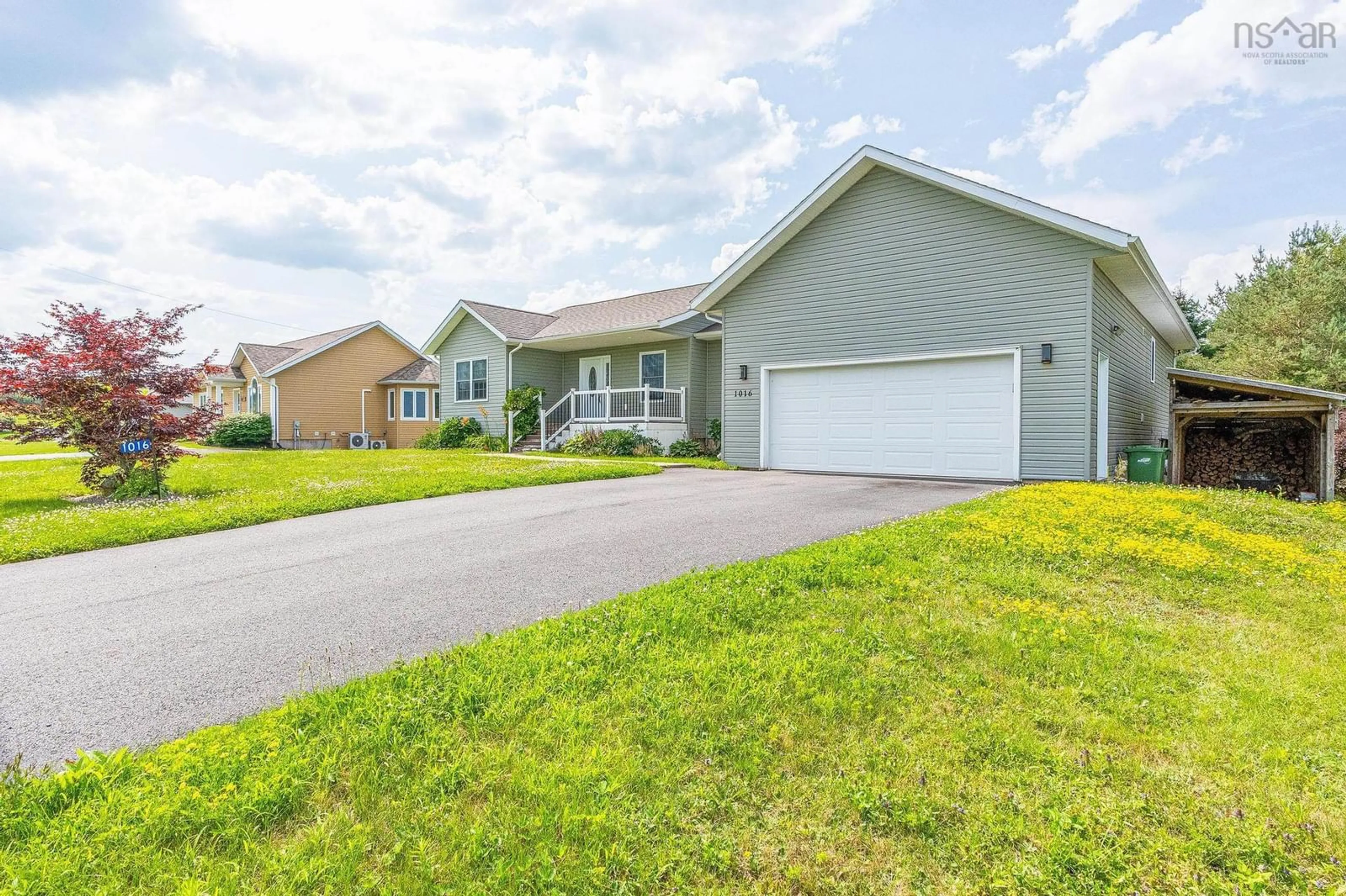 Frontside or backside of a home for 1016 Avonview Dr, Hants Border Nova Scotia B0P 1P0